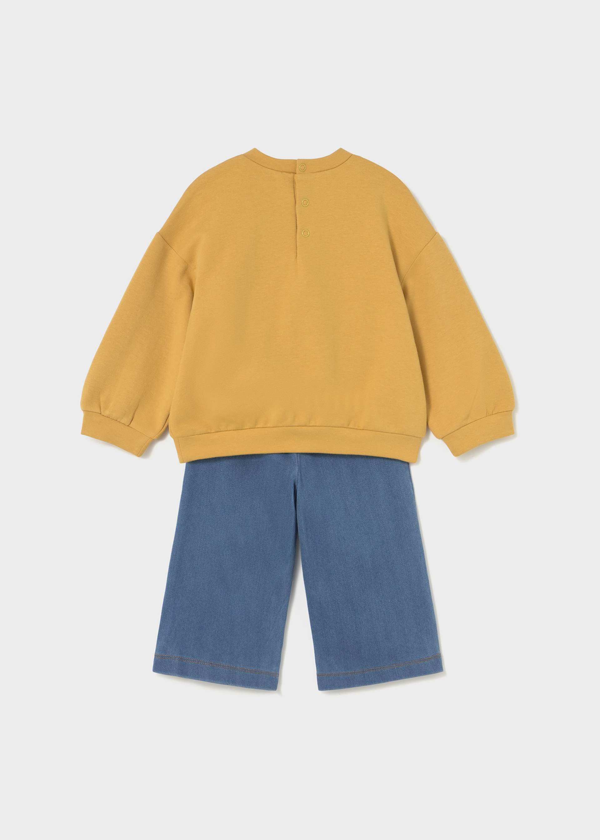 Baby trousers and jumper set Baby trousers and jumper set