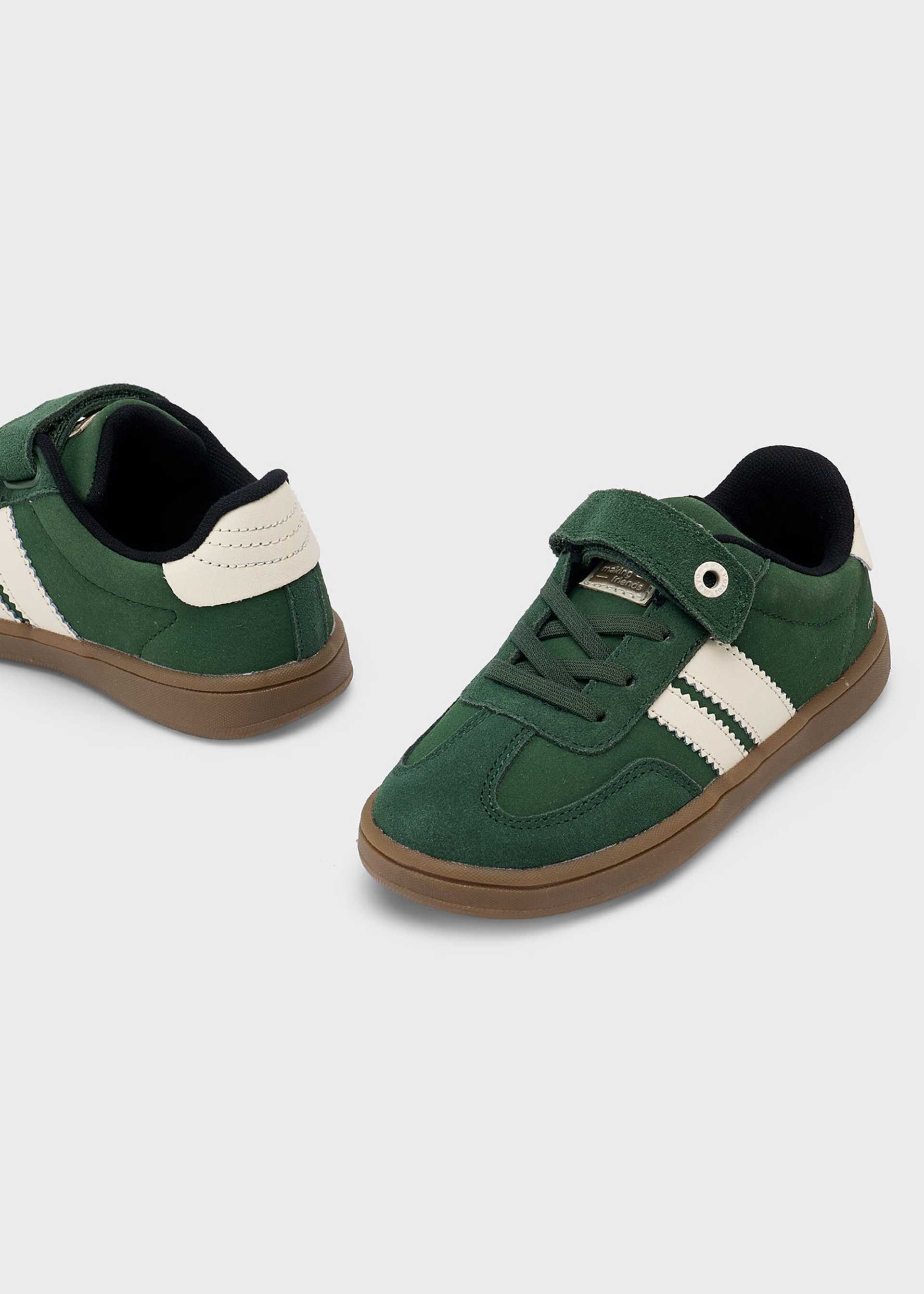 Sneakers girl Sneakers girl