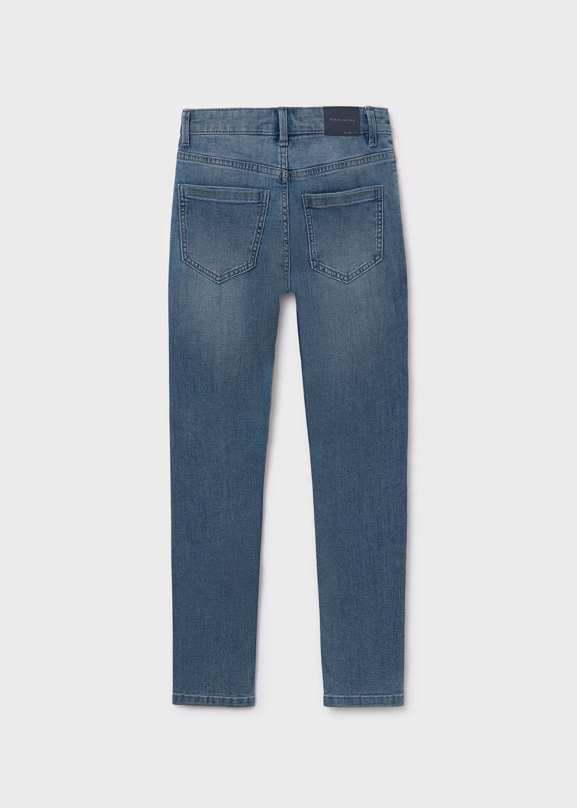 Pantalón vaquero básico entallado unisex Pantalón vaquero básico entallado unisex