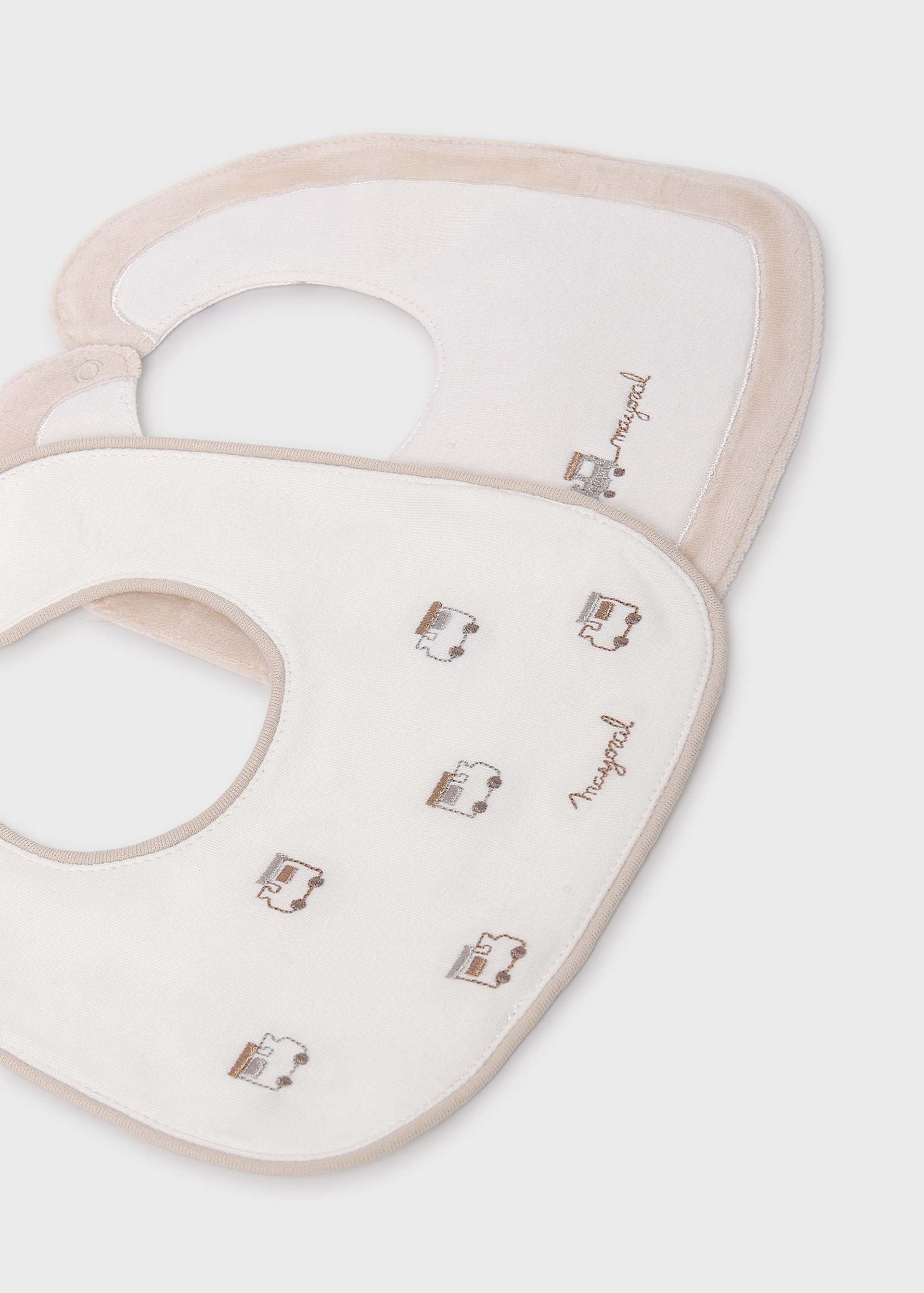 Baby 2 pack of waterproof bibs