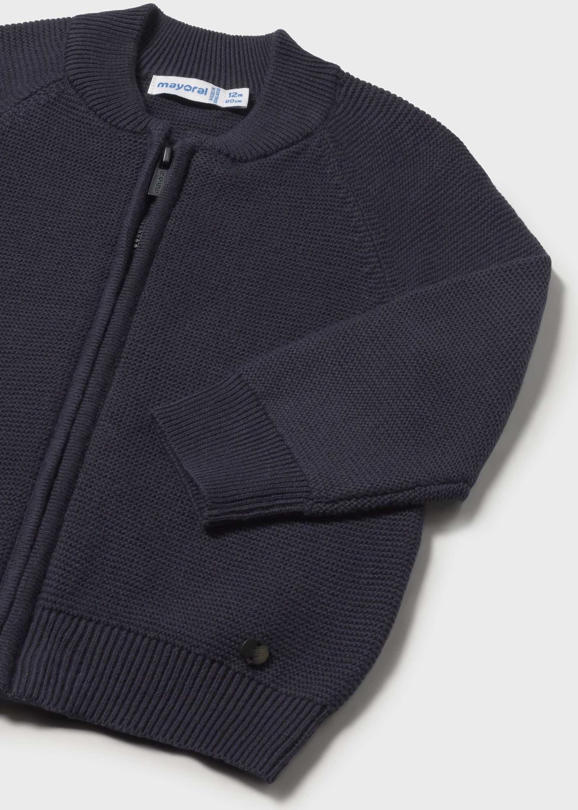 Cardigan en tricot bébé