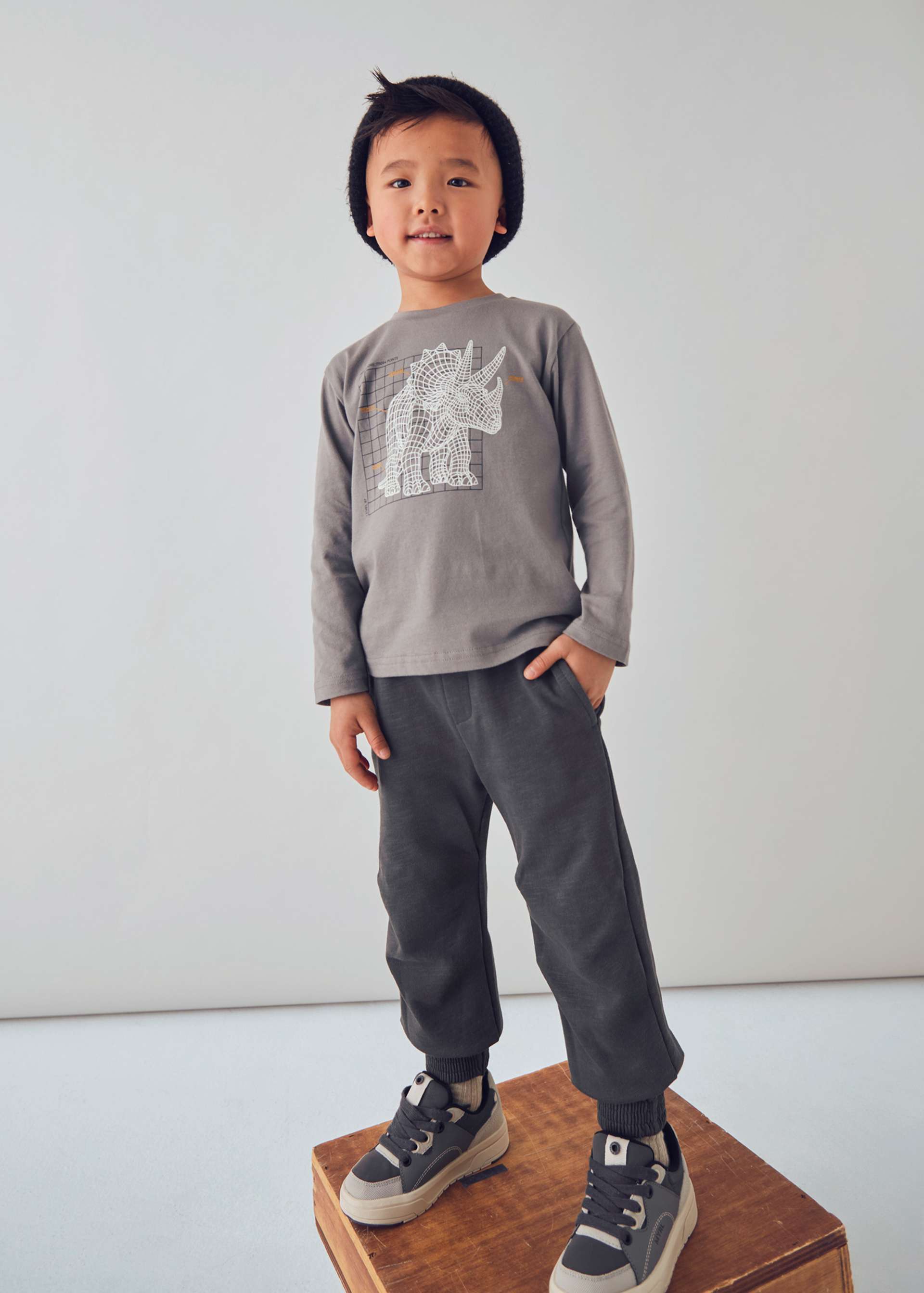 Camiseta interactiva dinosaurio niño