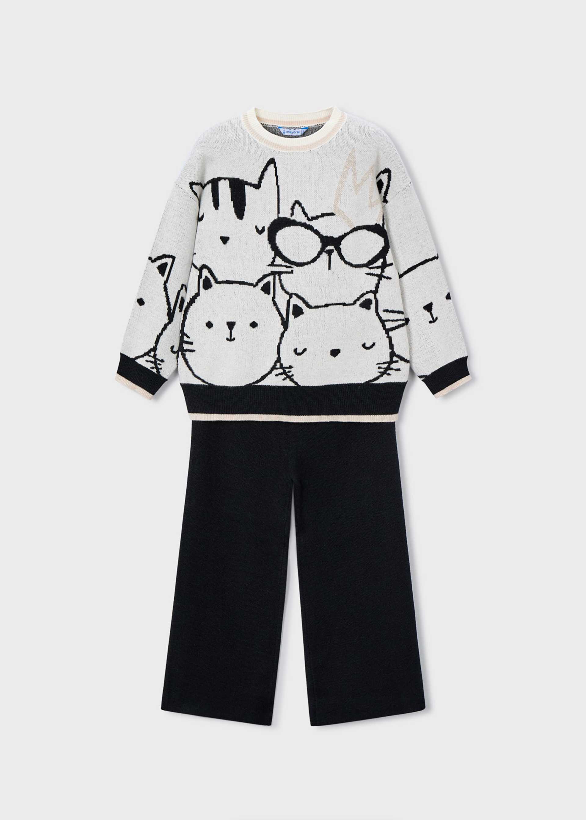 Girl Printed Sweater and Pants Set Girl Printed Sweater and Pants Set