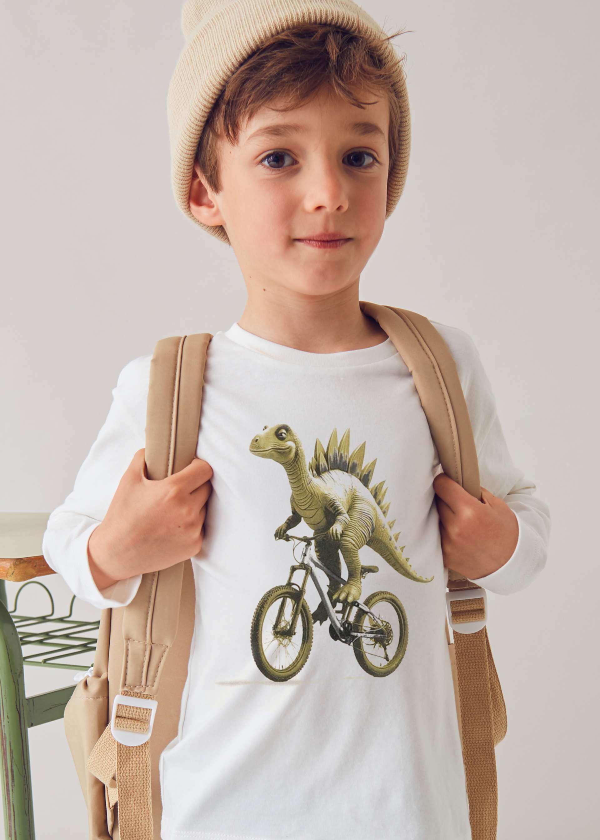 Playera dinosaurio niño