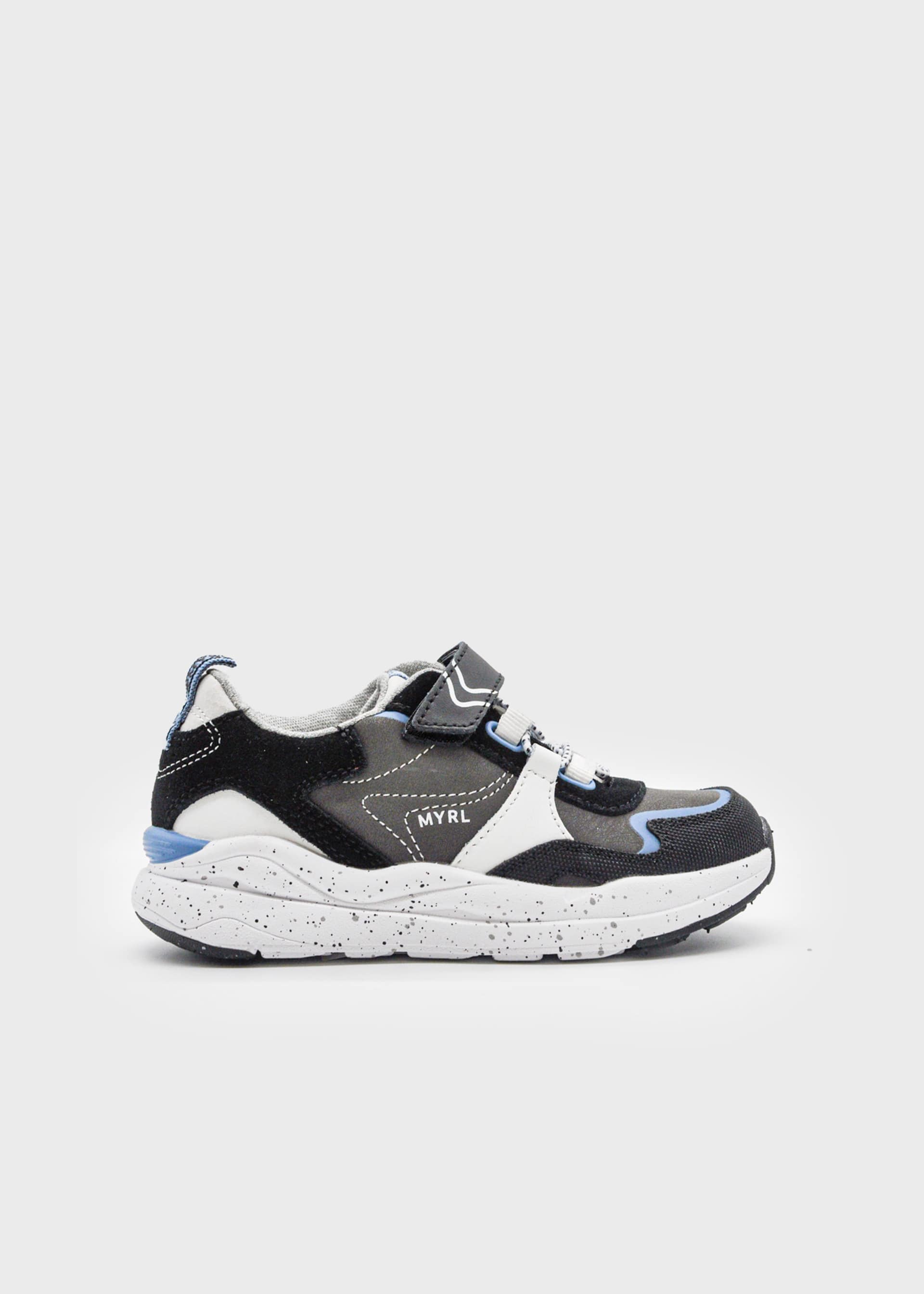 Boys thick soled trainer