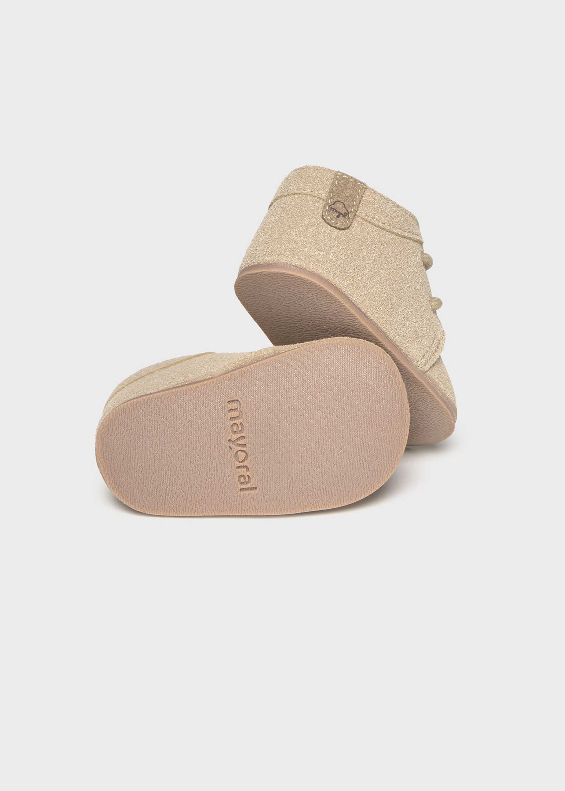 Newborn suede boot
