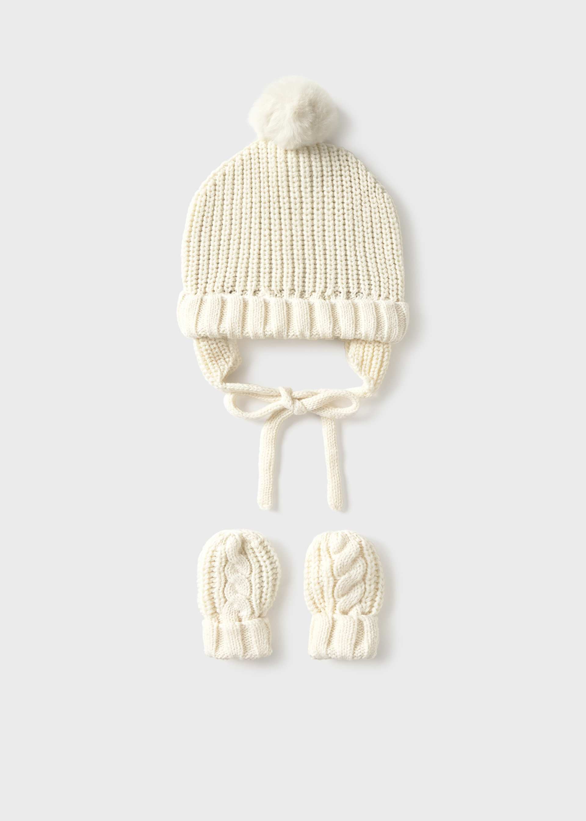 Newborn boy knitted hat and mittens set