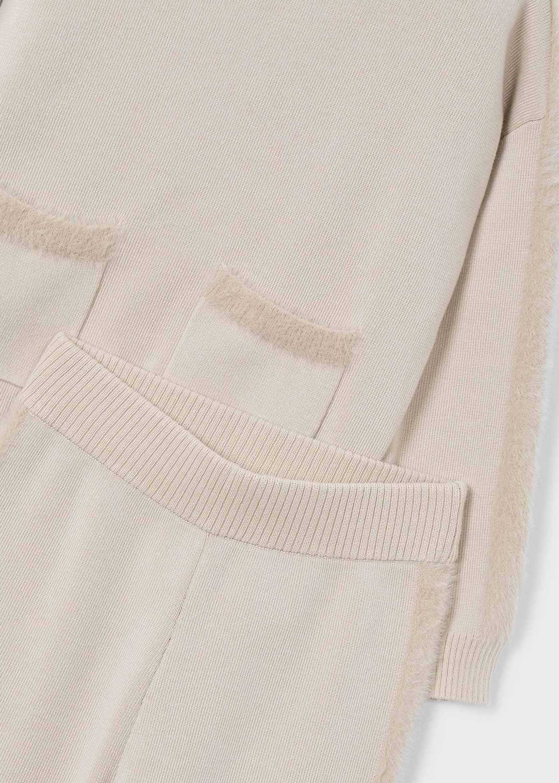 Conjunto pantalón y suéter niña