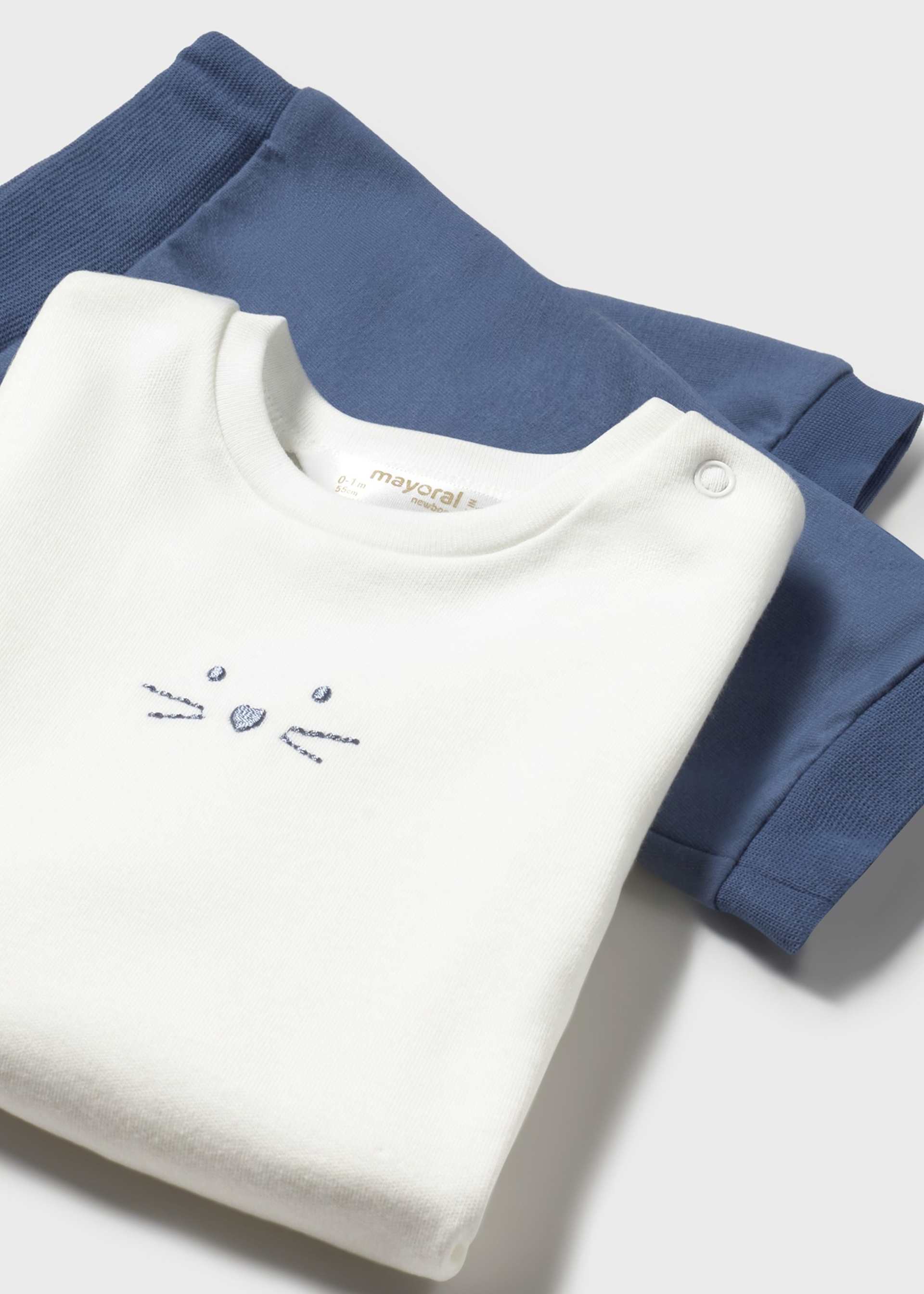 Trening cu tricou nou-nascut