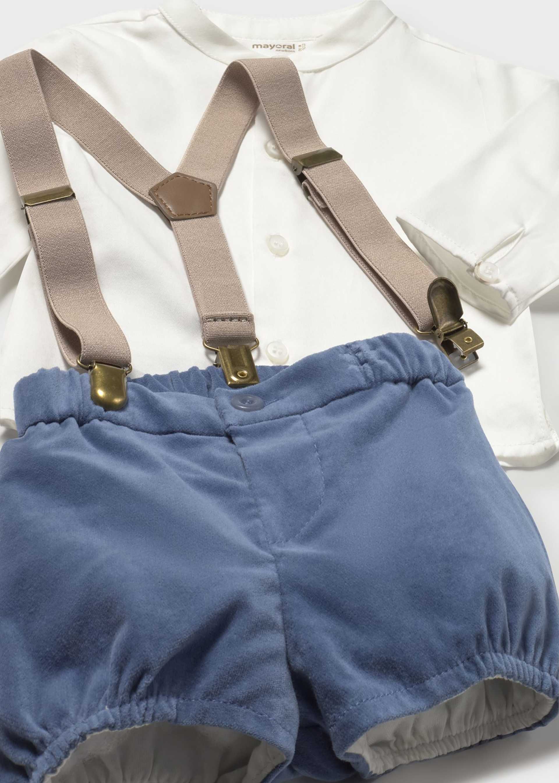 Conjunto pantalón corto con tirantes y camisa recién nacido