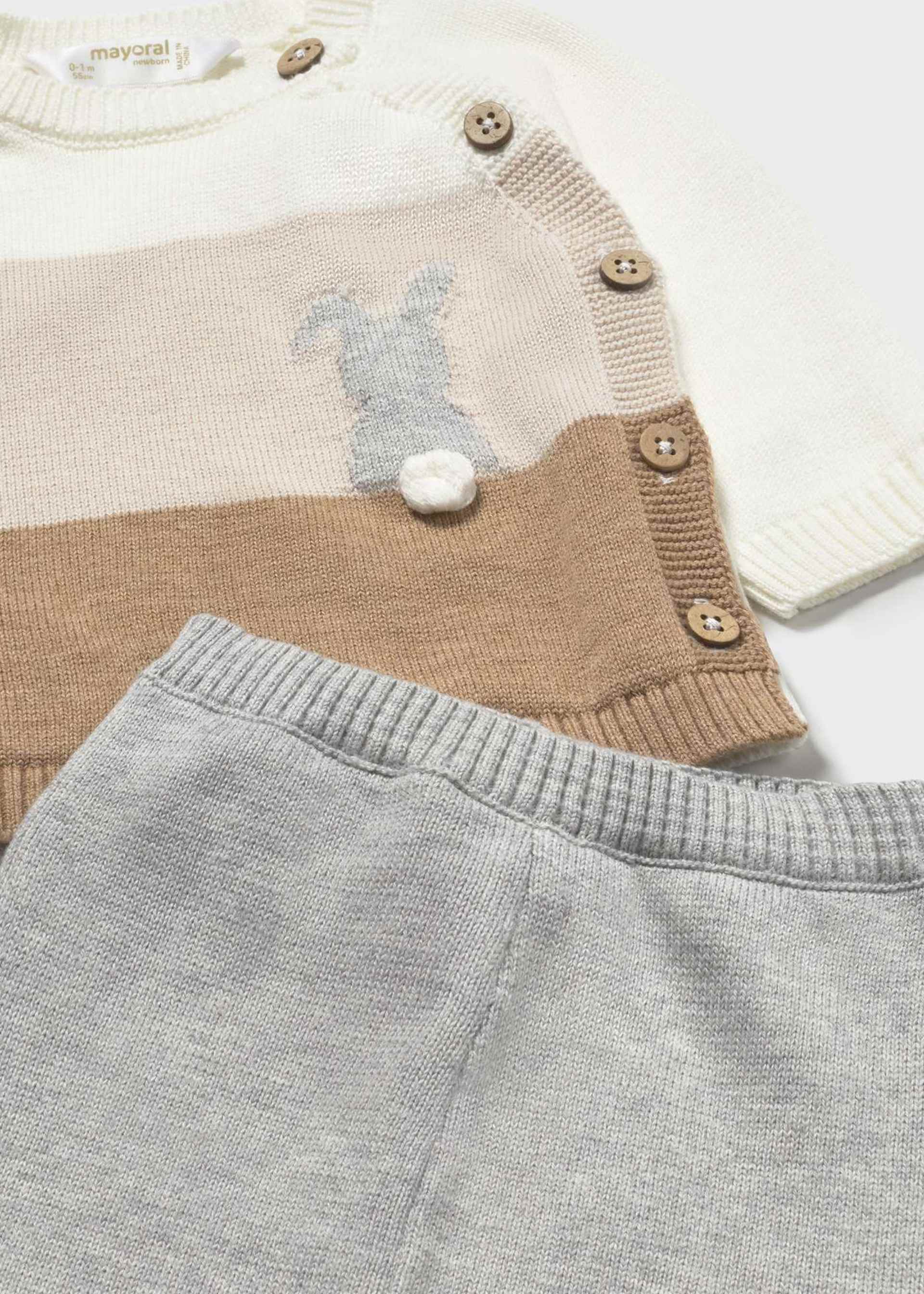 Conjunto pantalón y suéter tricot recién nacido