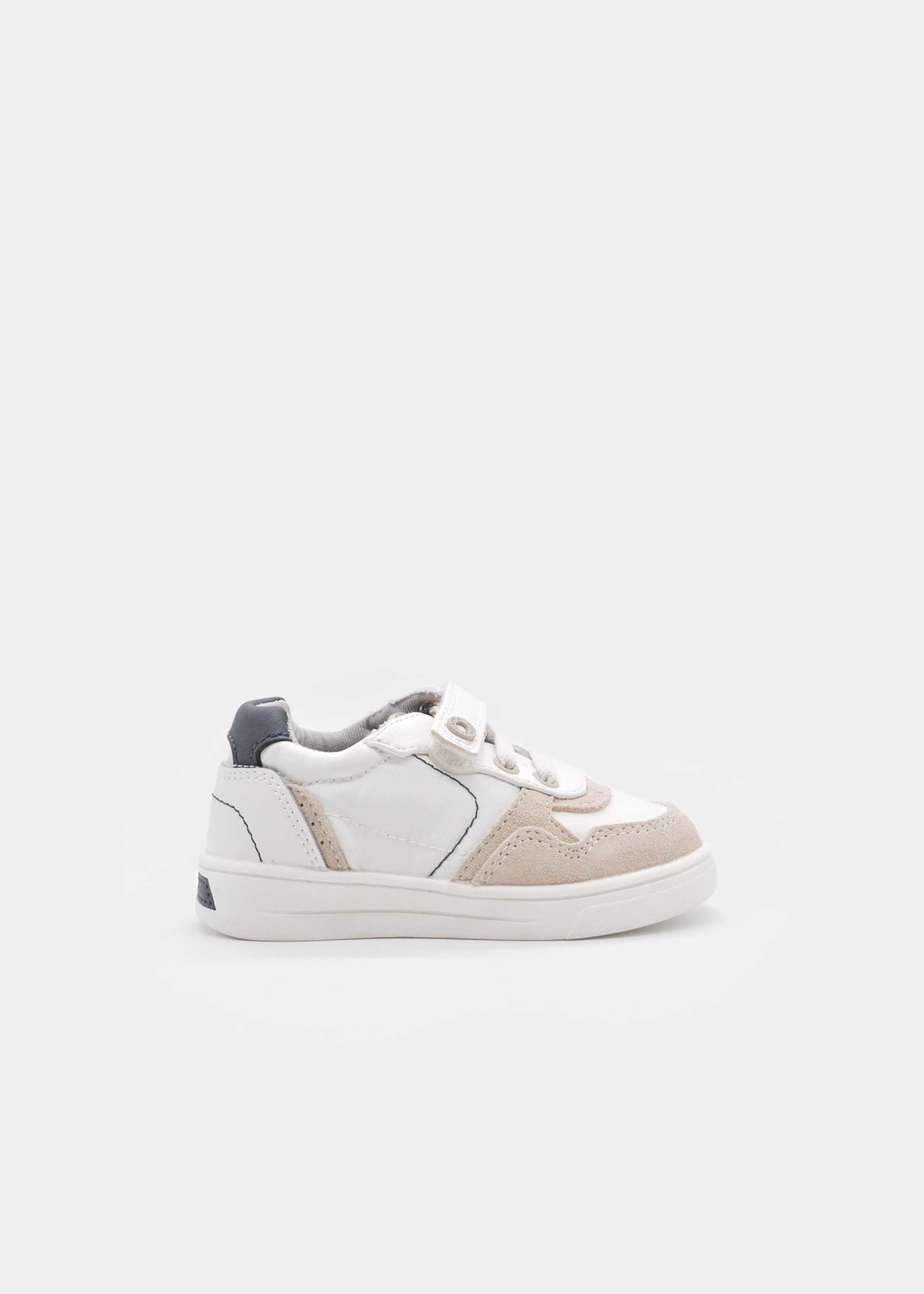 Buty sportowe dla niemowlęcia