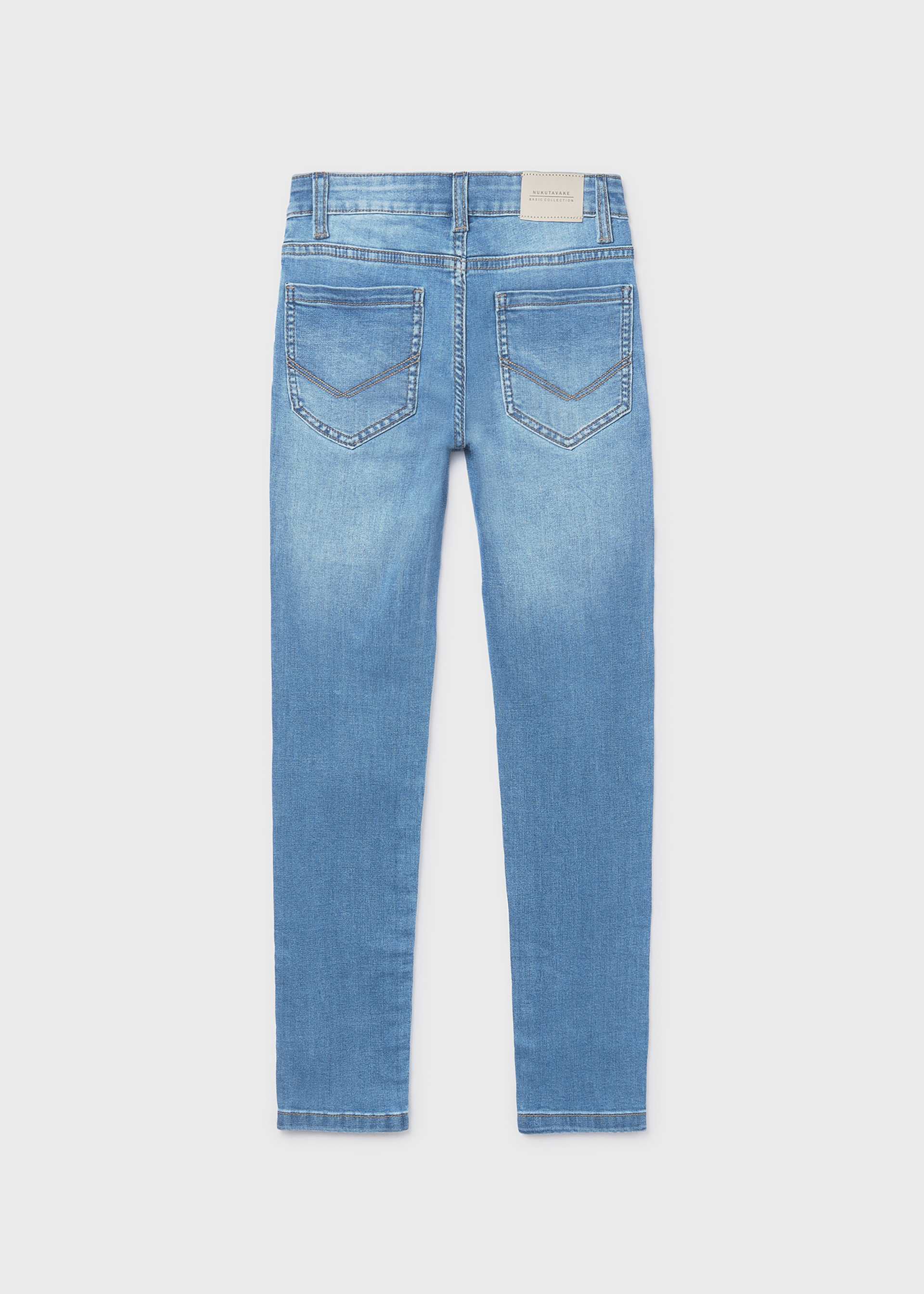 Pantalón de mezclilla slim fit básico