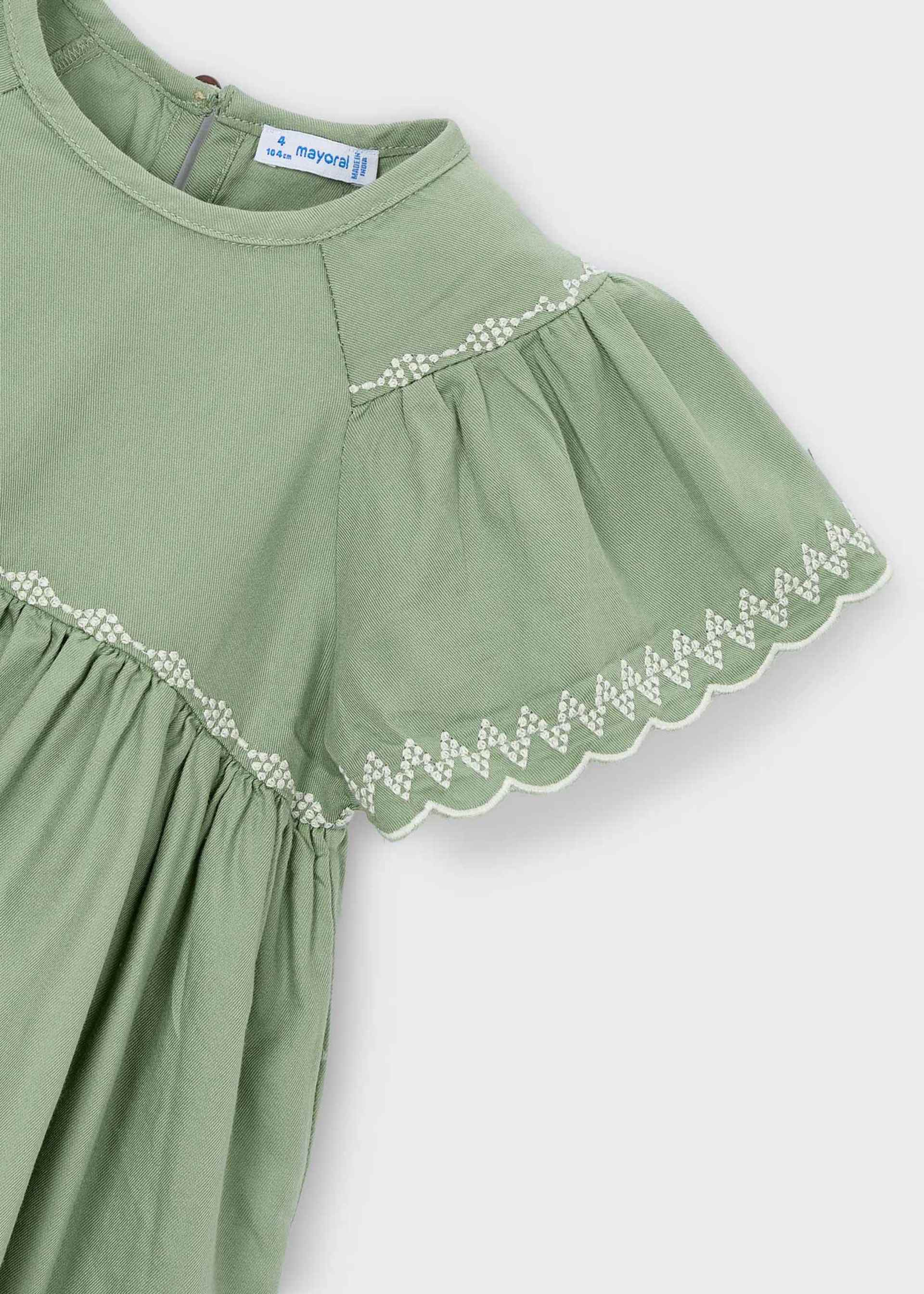 Vestido detalles bordados niña