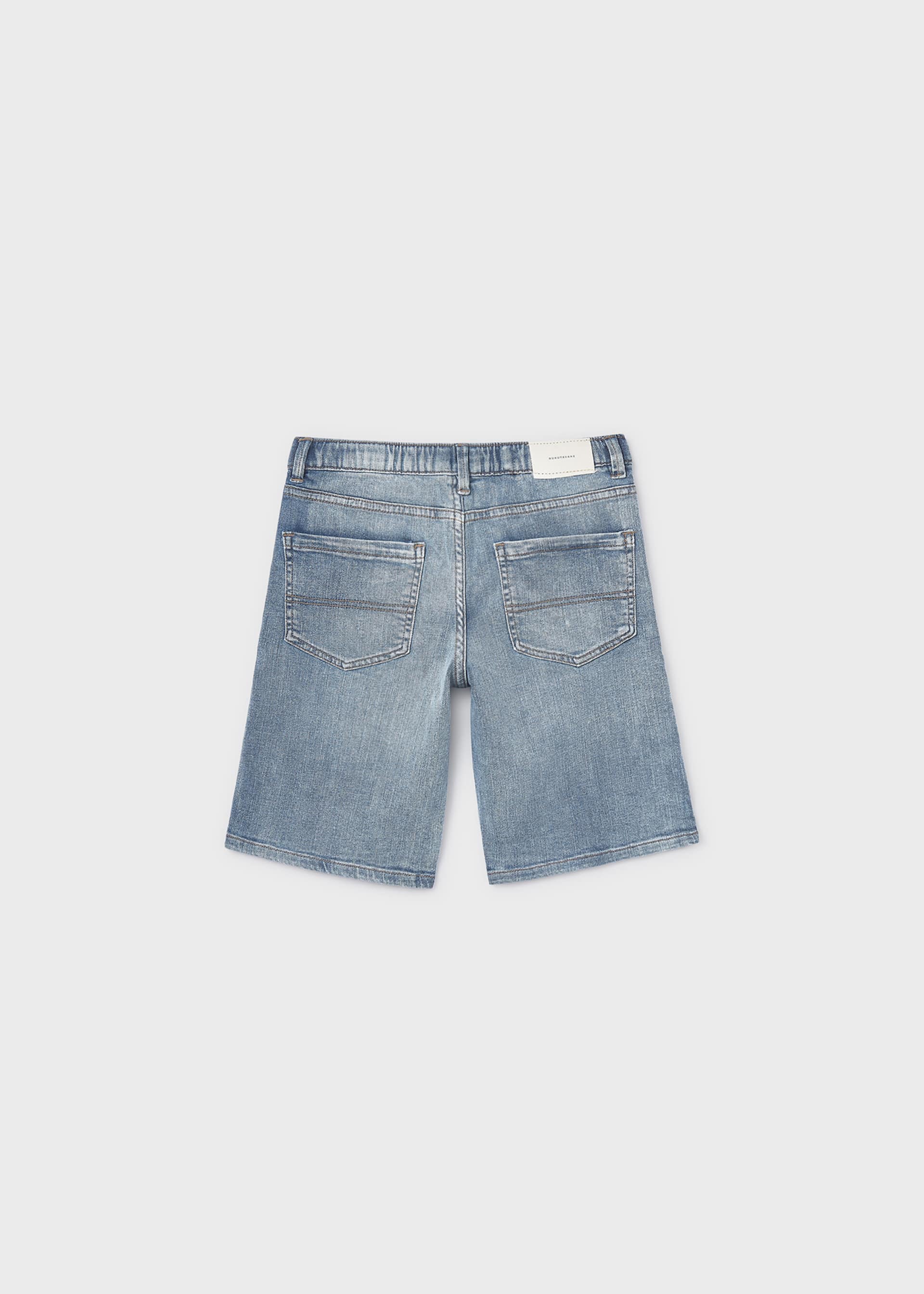 Bermuda de mezclilla long fit chico