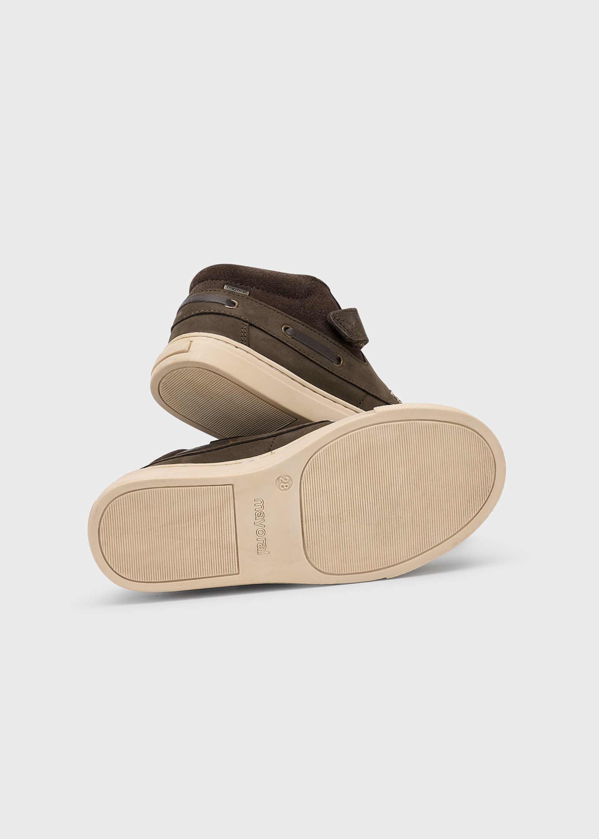 Chaussures bateau en cuir garçon