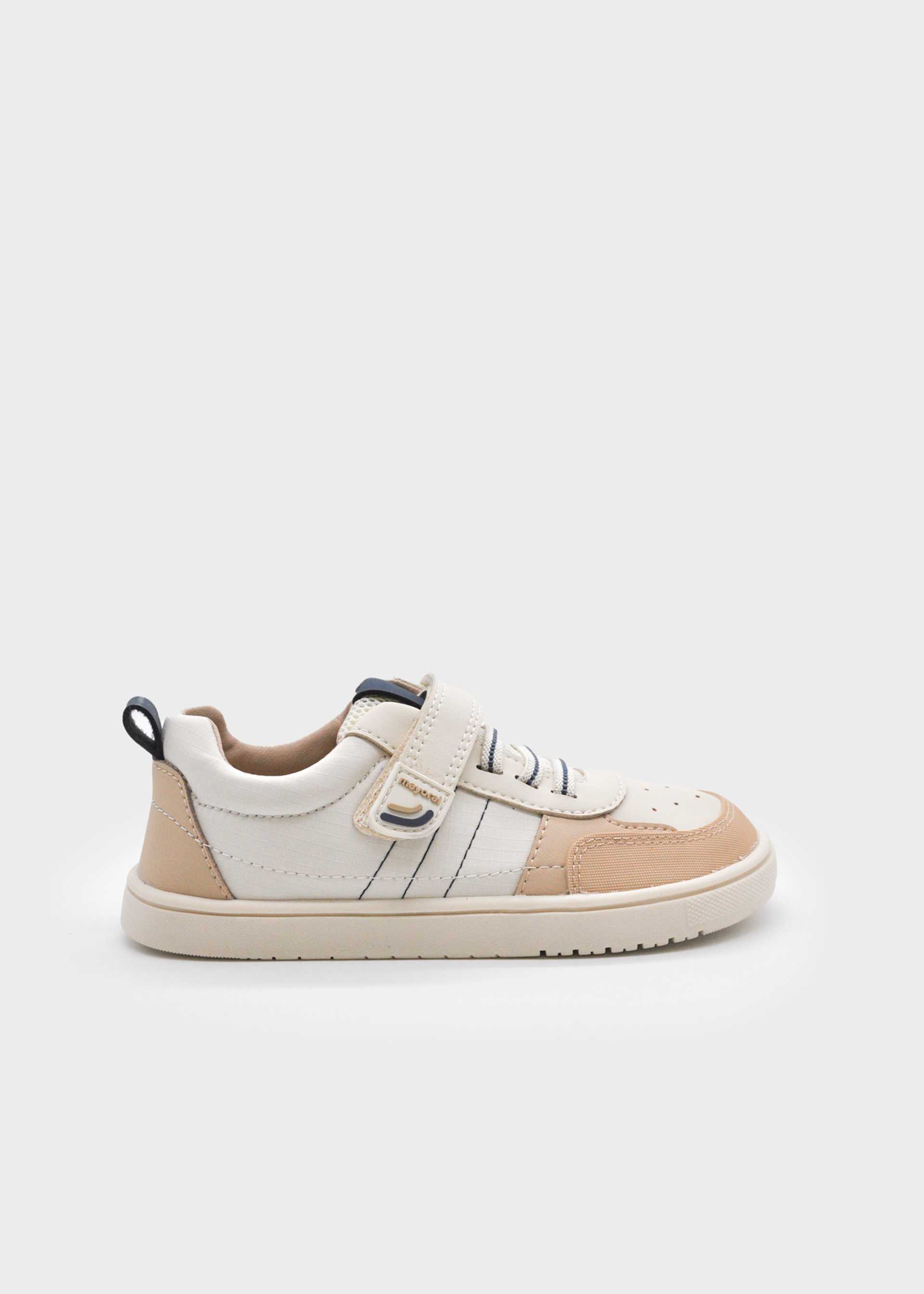 Tenis respetuosa casual niña