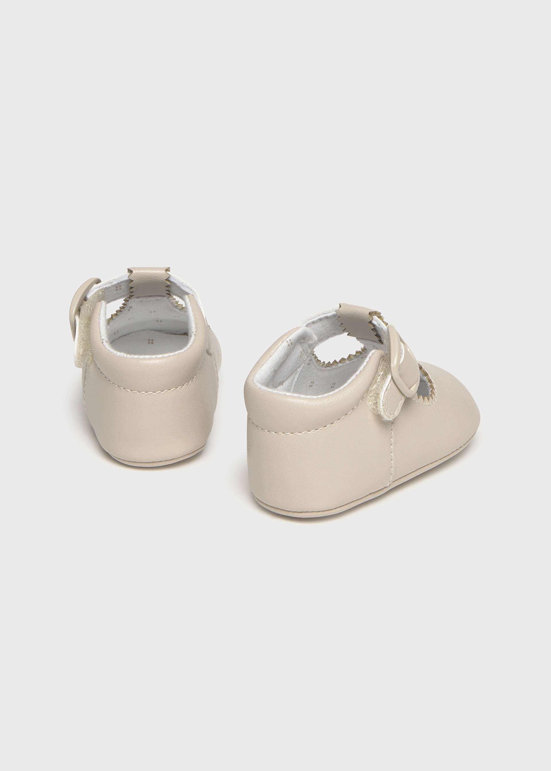 Newborn openwork shoes