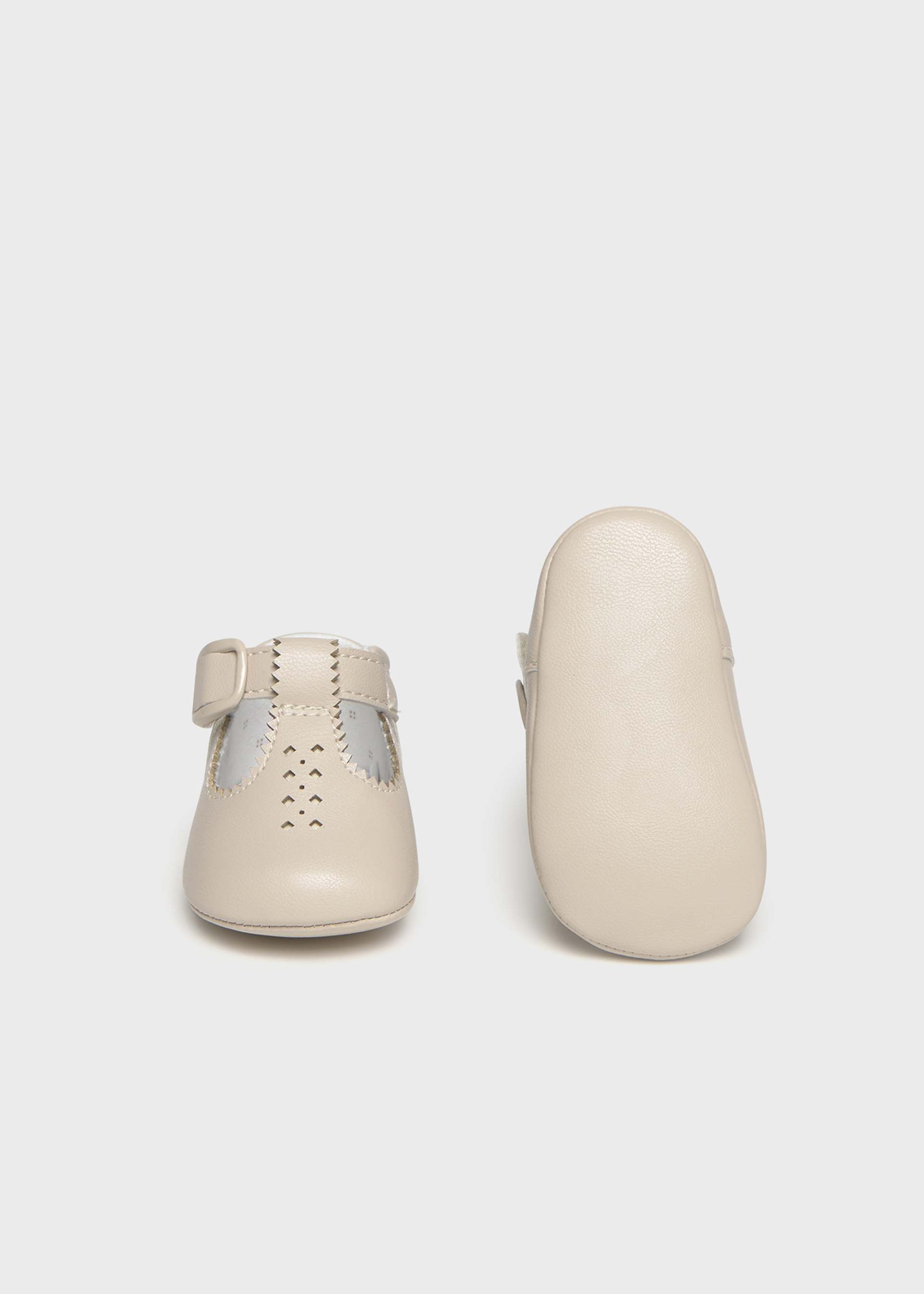 Scarpe traforate neonato