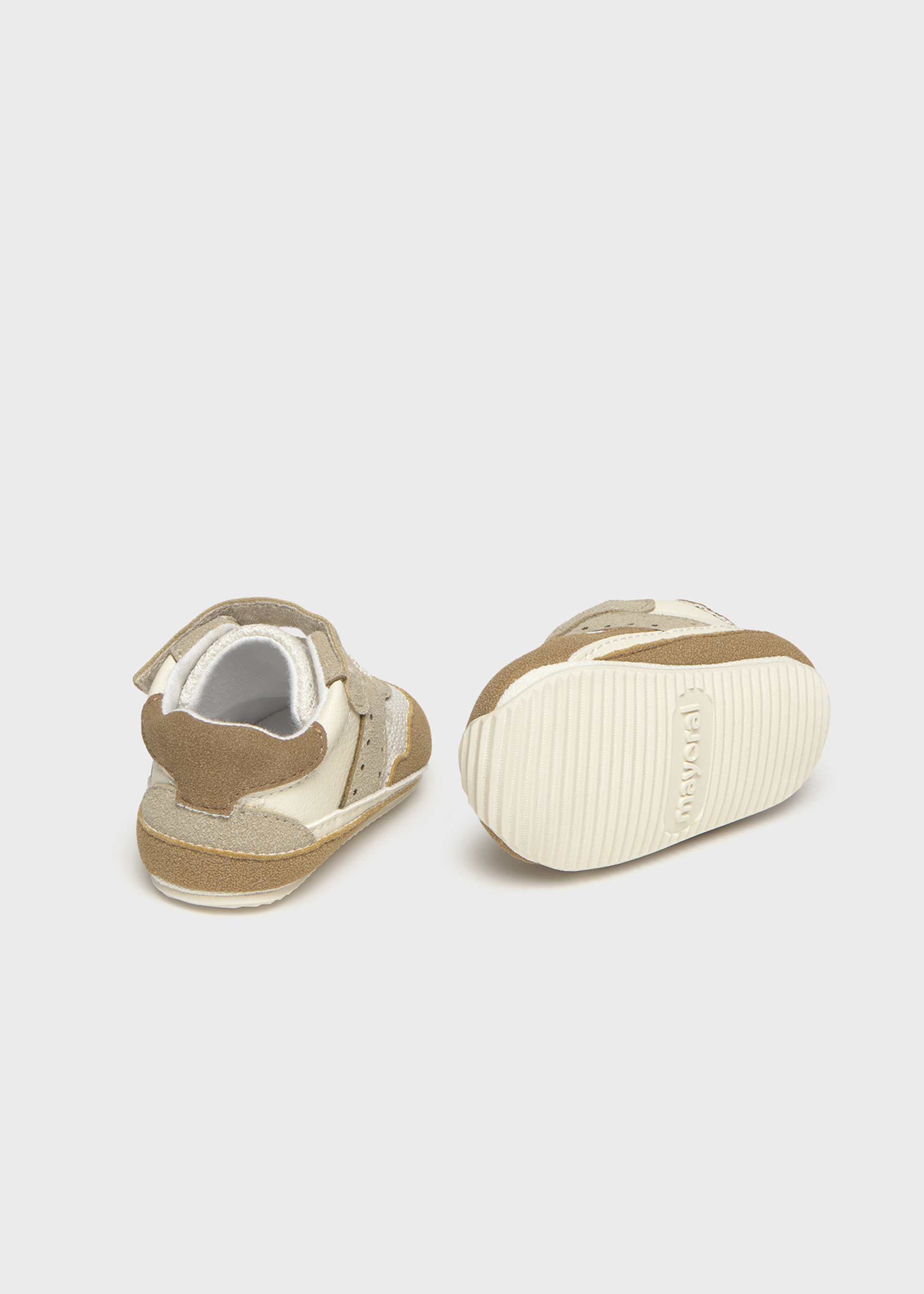Buty sportowe dla noworodka