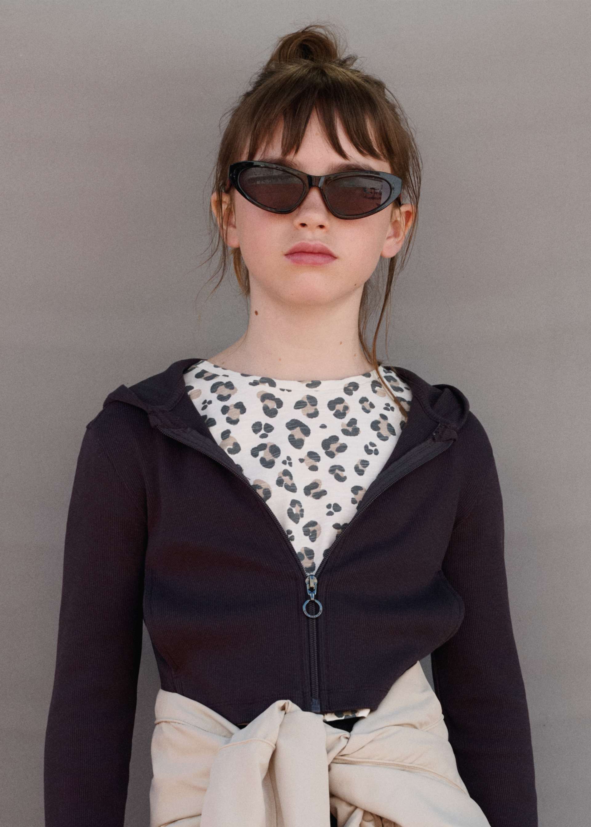 Girl's hooded zip-up sweatshirt