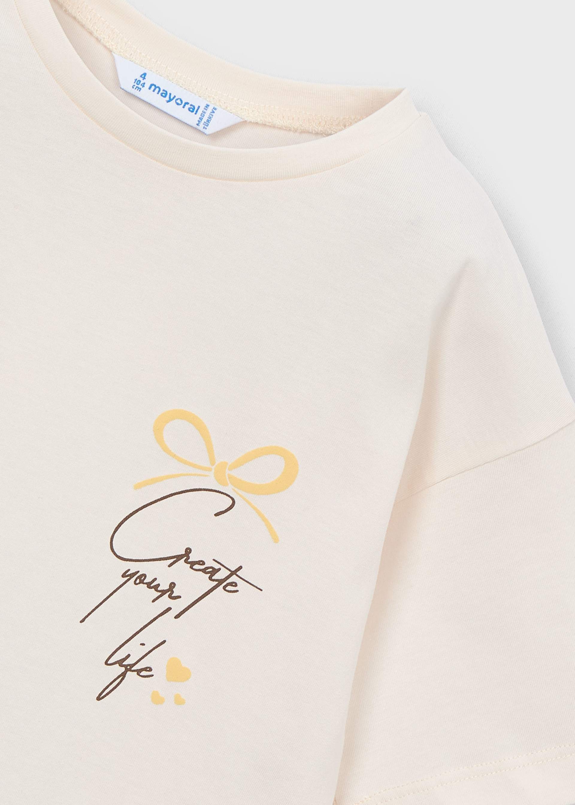 Girl's T-shirt with printed scarf