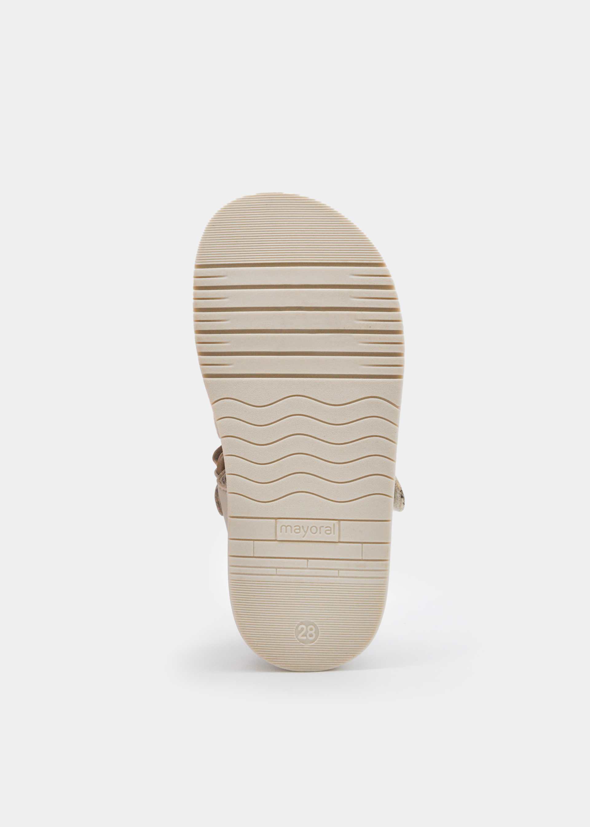 Сандали момиче barefoot