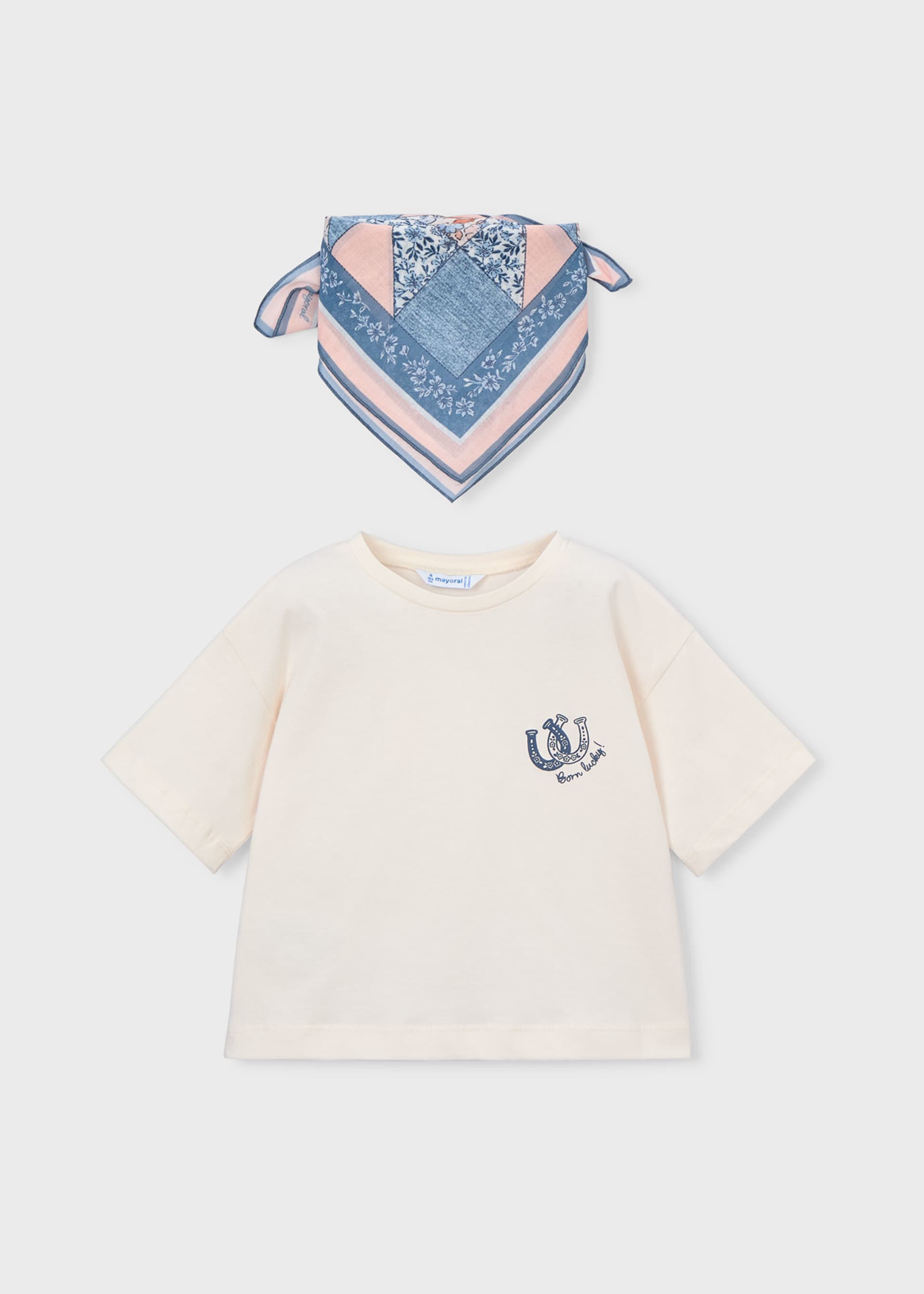 T-shirt com lenço estampado menina
