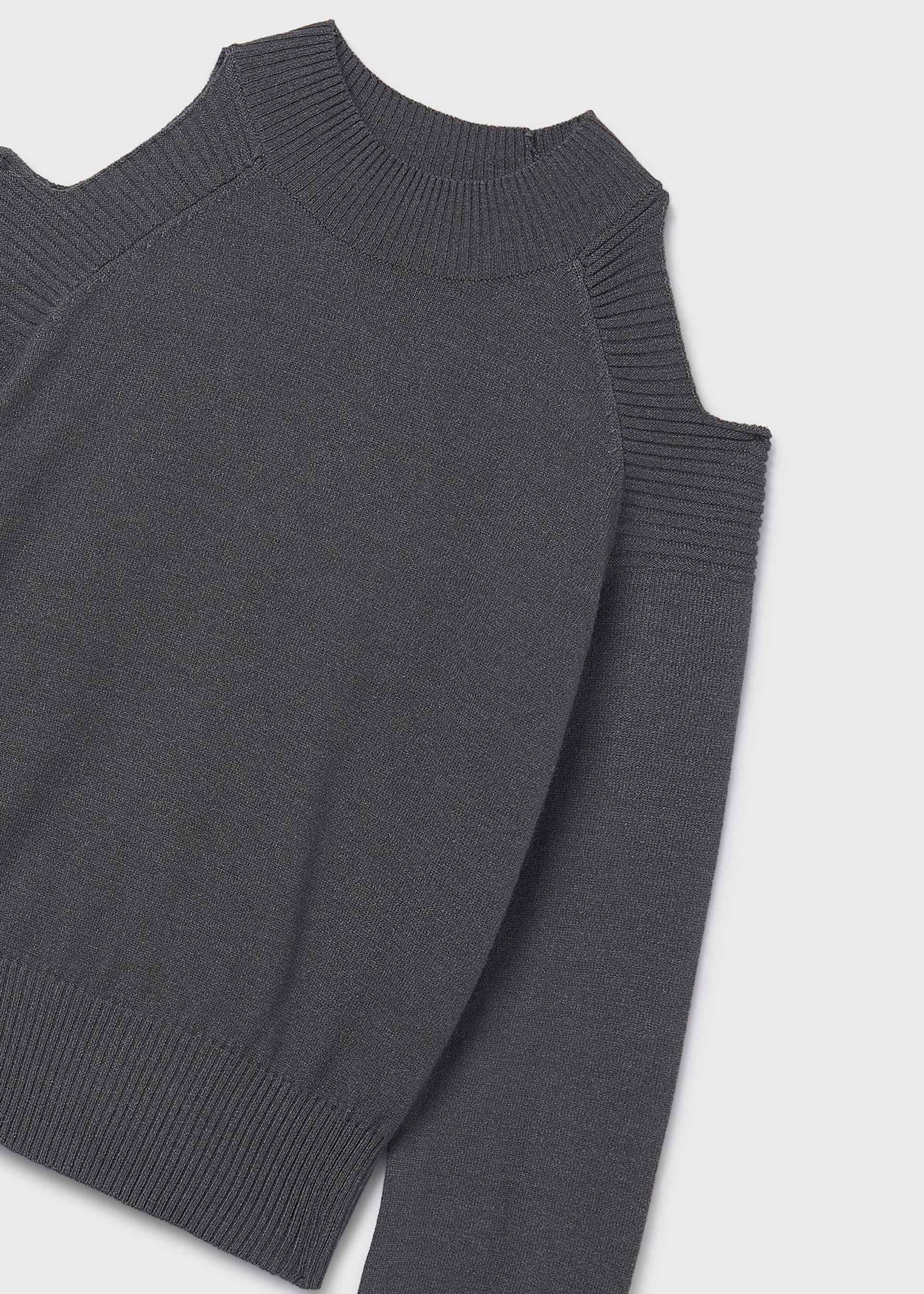 Girls open shoulder jumper