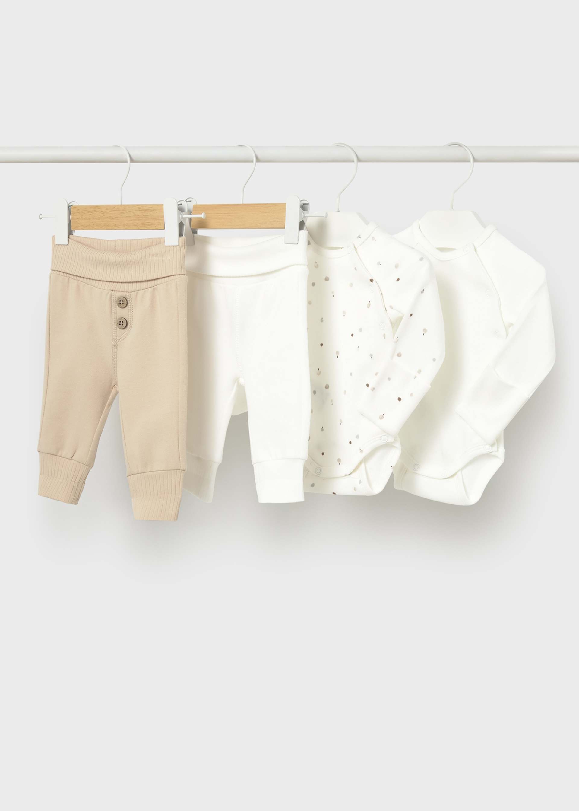 Ensemble 4 pièces nouveau-né Ensemble 4 pièces nouveau-né