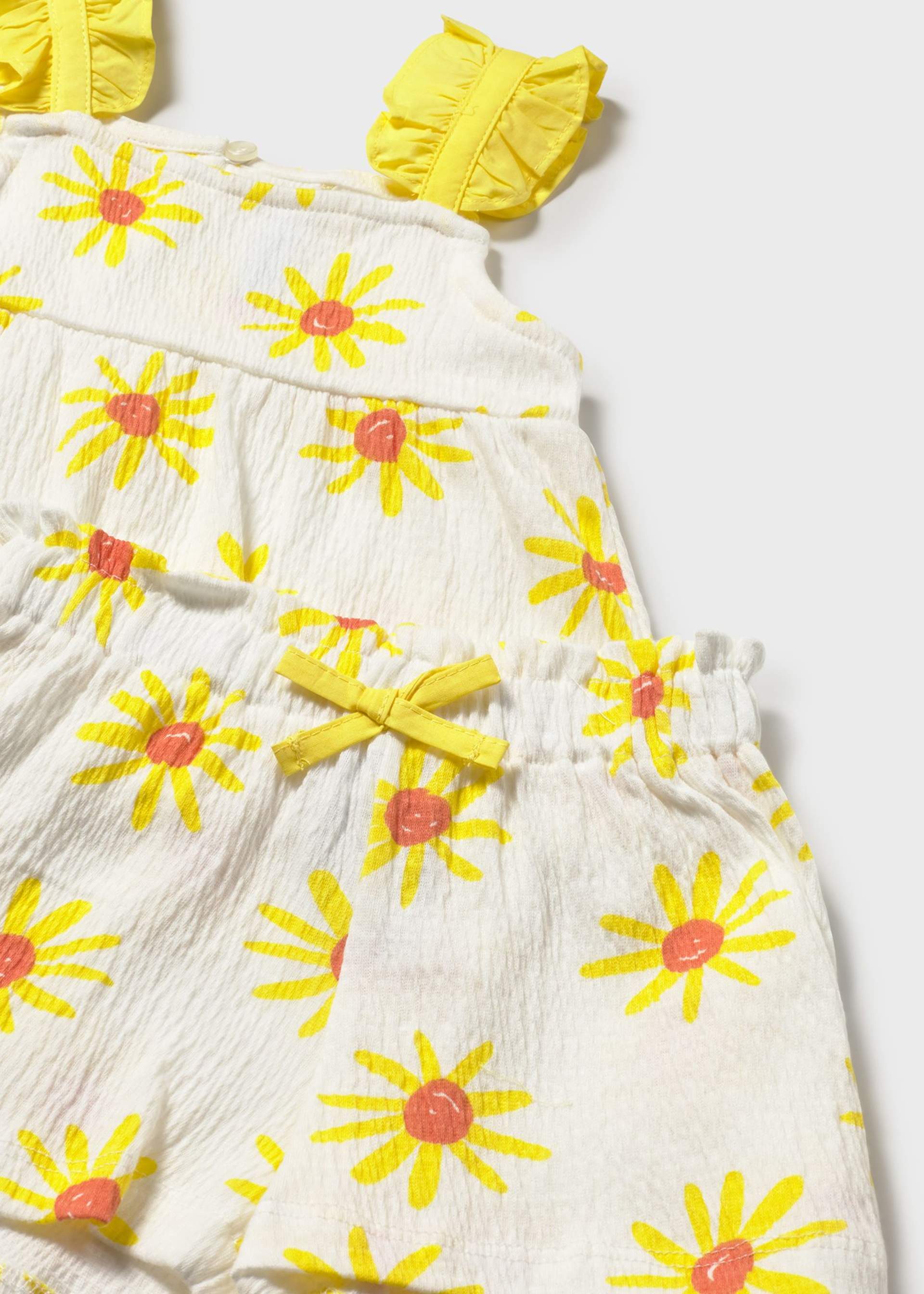 Conjunto calção e camisola de alças bebé