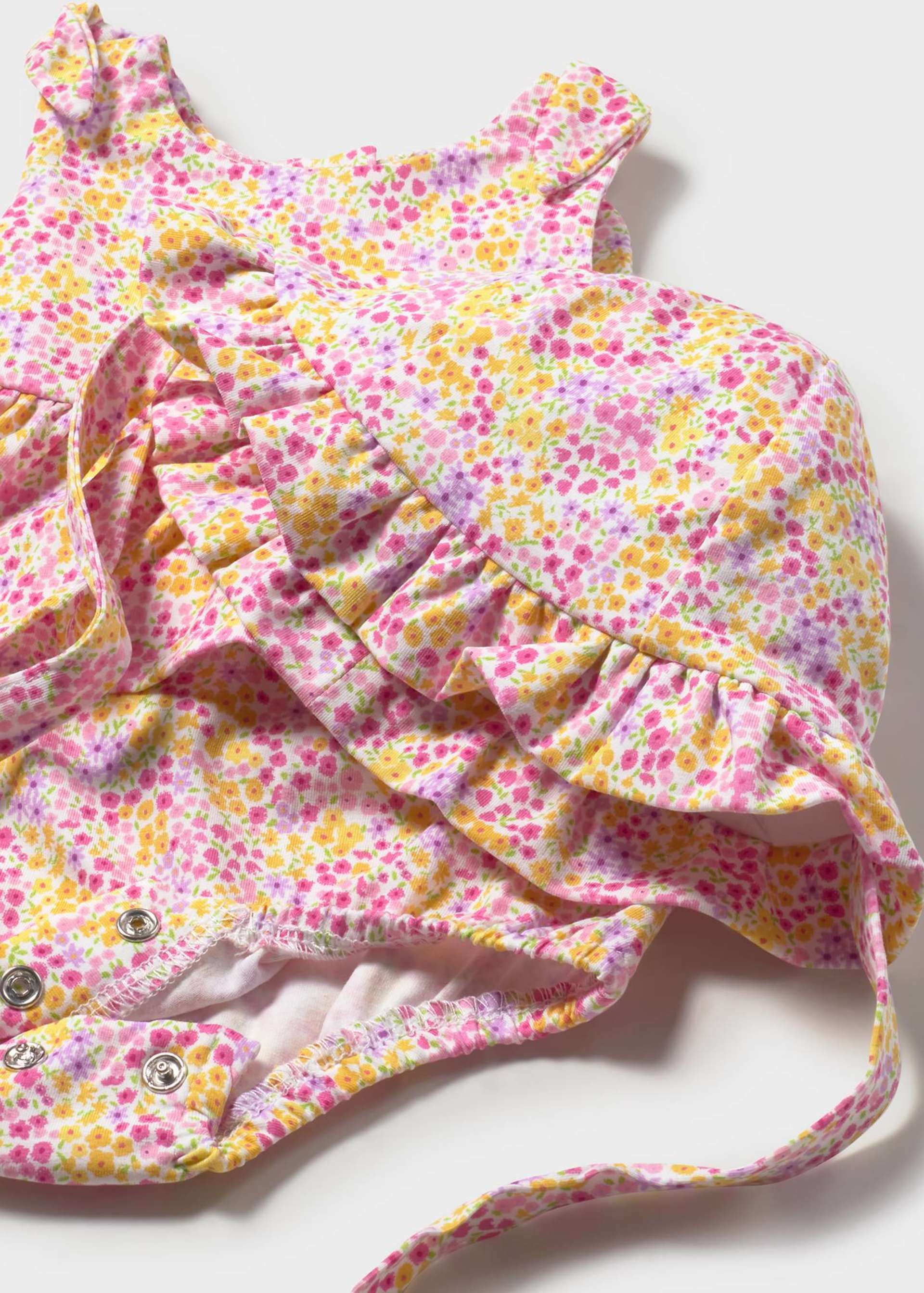 Peto estampado con gorro recién nacida
