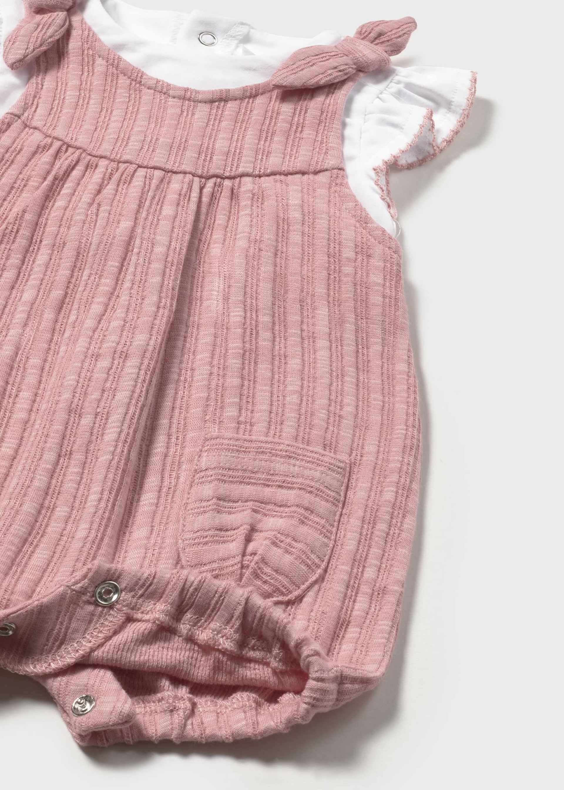 Ensemble salopette et t-shirt nouveau-né