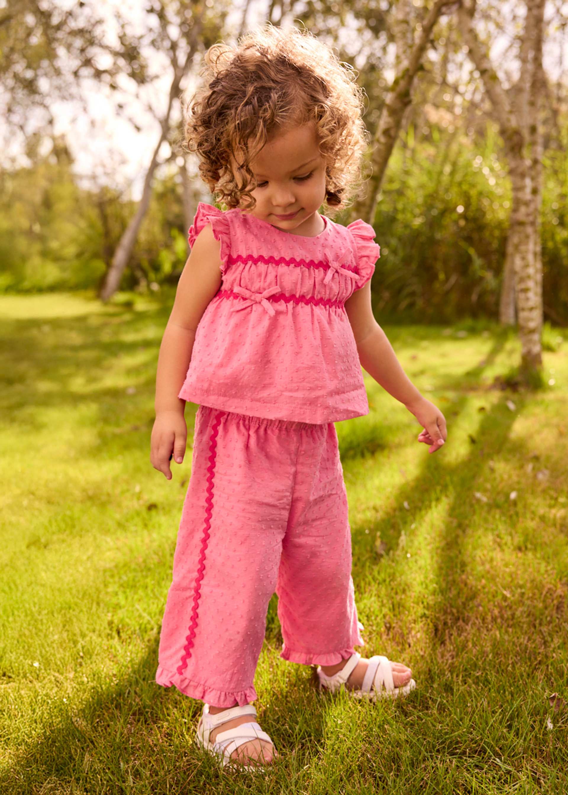 Ensemble pantalon et blouse à volants bébé