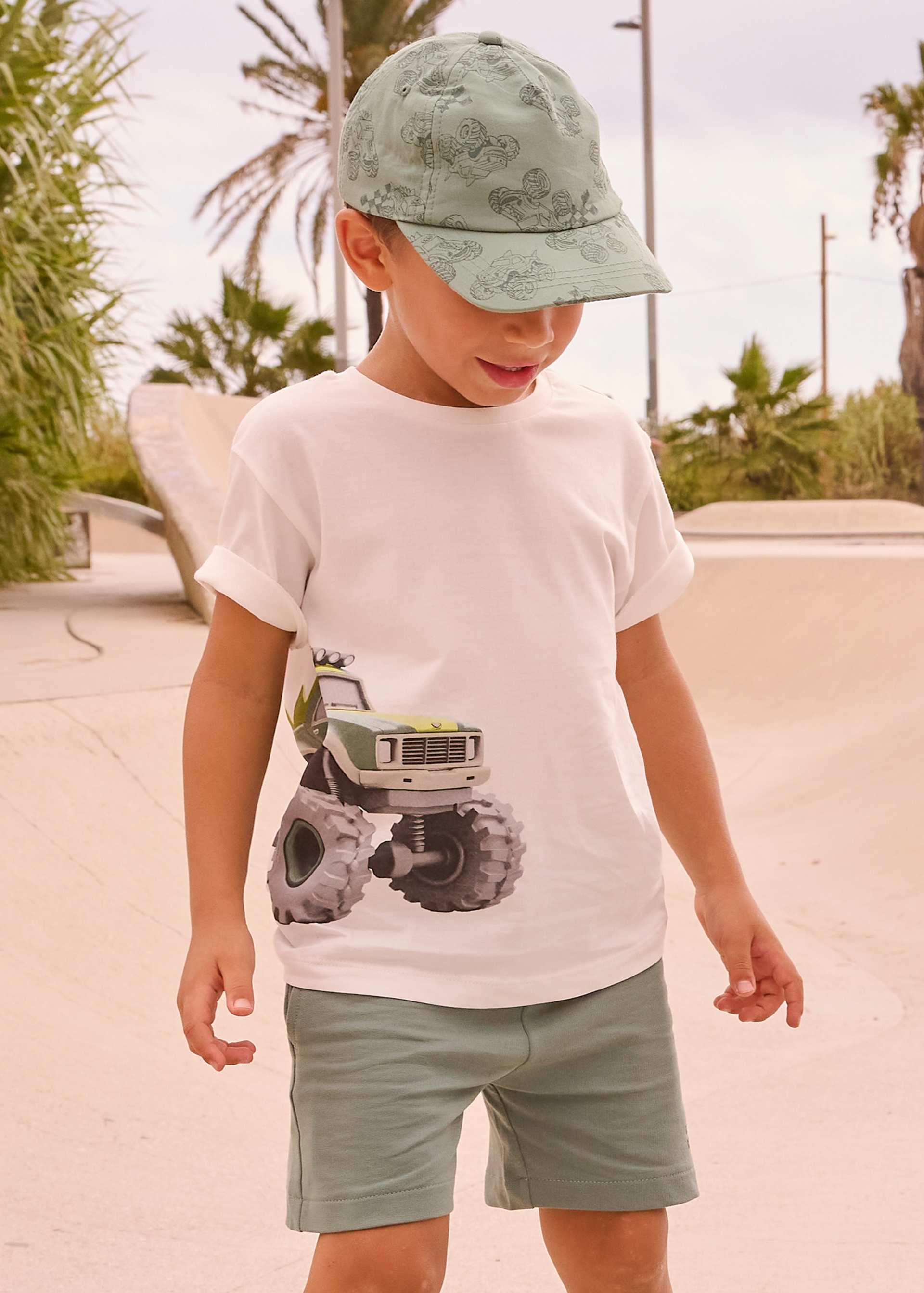 Set pantaloni si tricou baiat