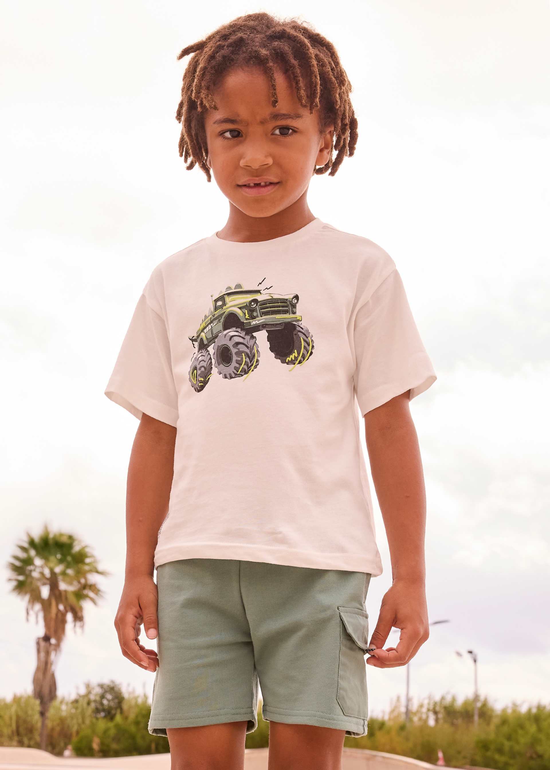 Bermuda shorts boy with pockets