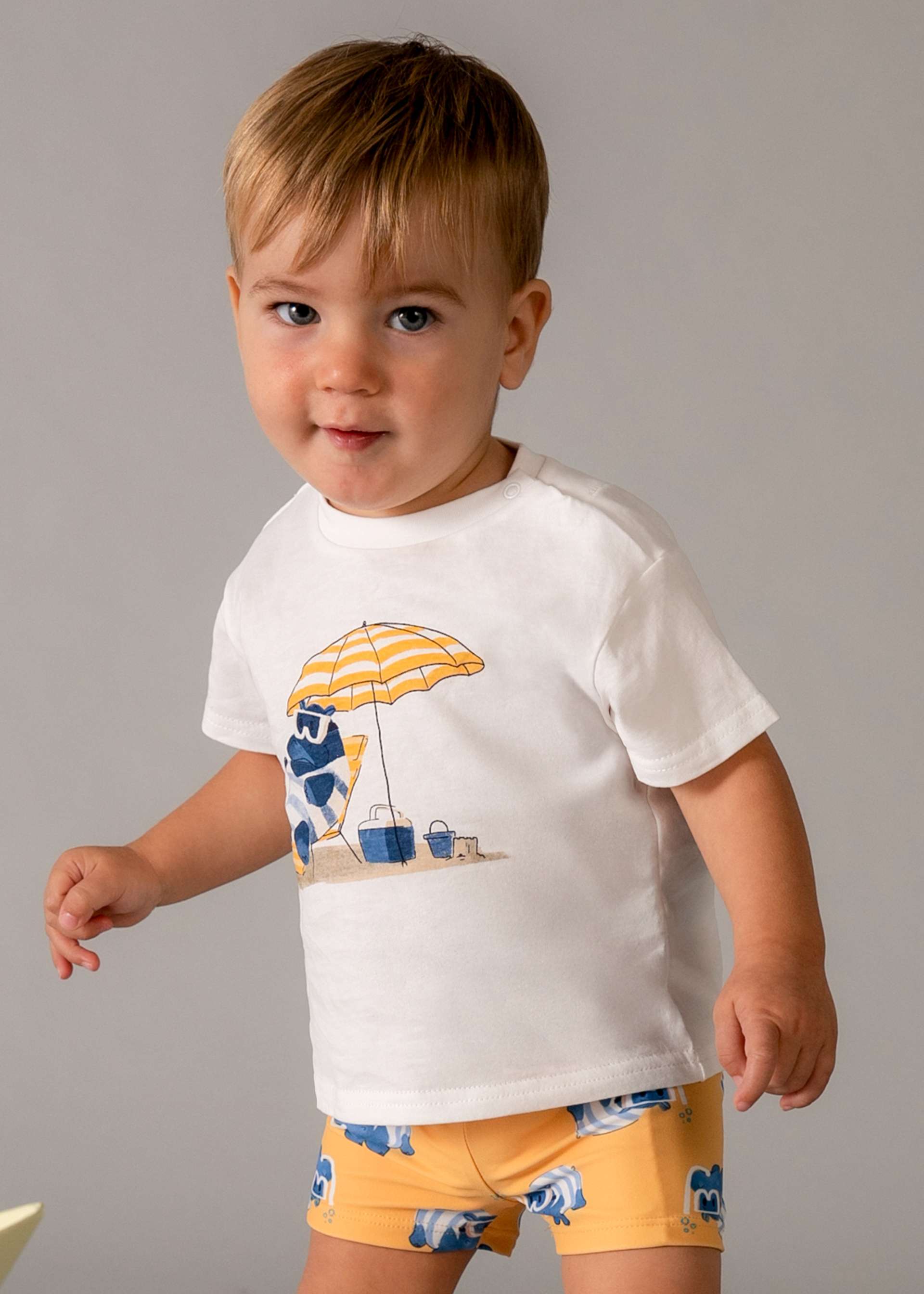 Conjunto bañador y camiseta protección solar bebé