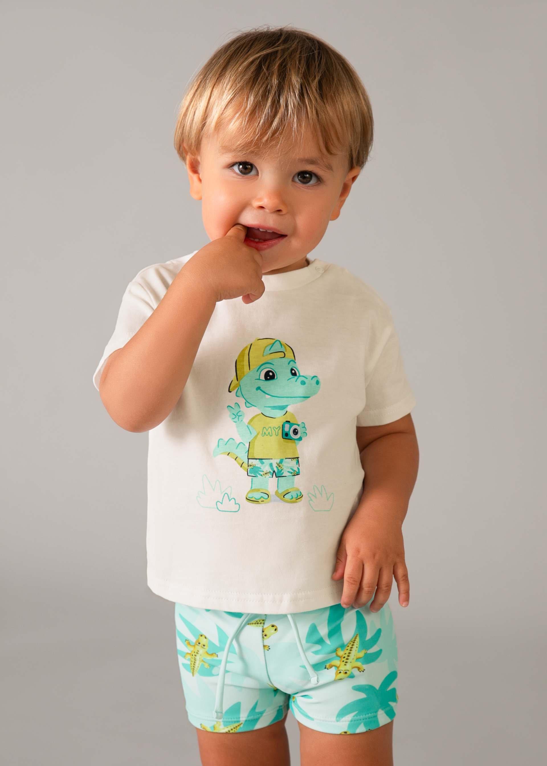Set de baie si tricou cu protectie solara bebe
