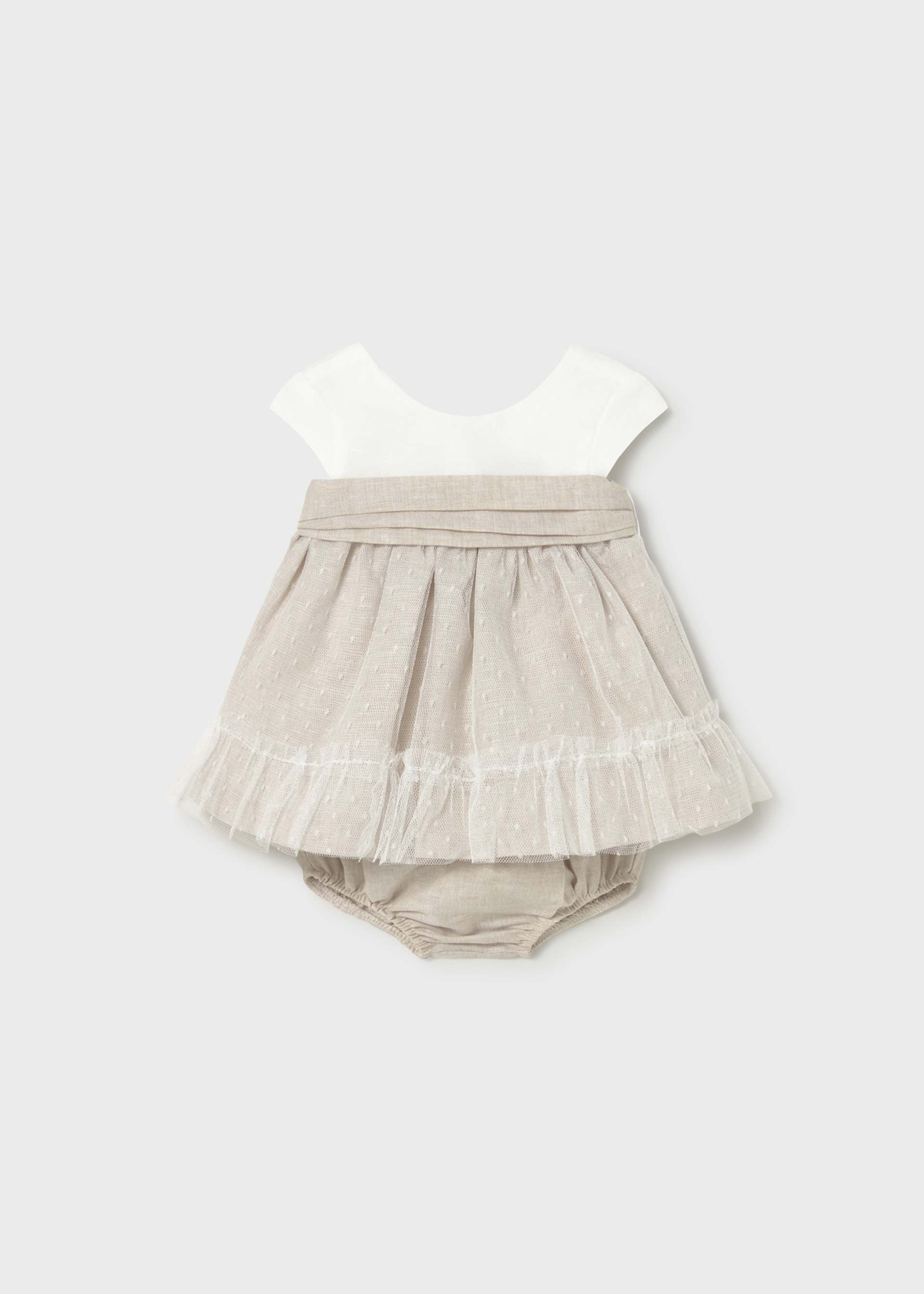 Vestido com tapa fralda cerimónia recém nascida