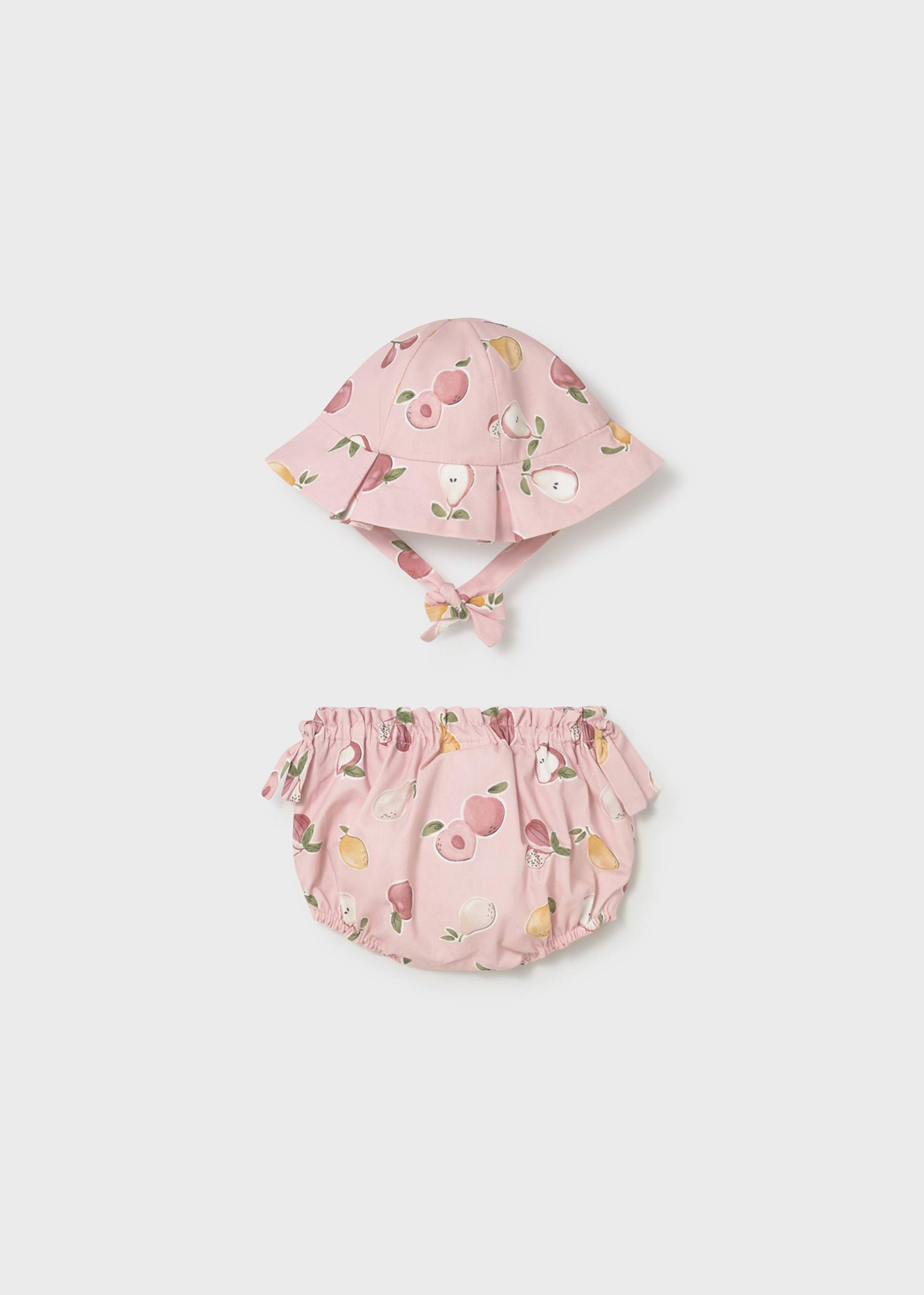 Gorro y cubrepañal estampado recién nacida