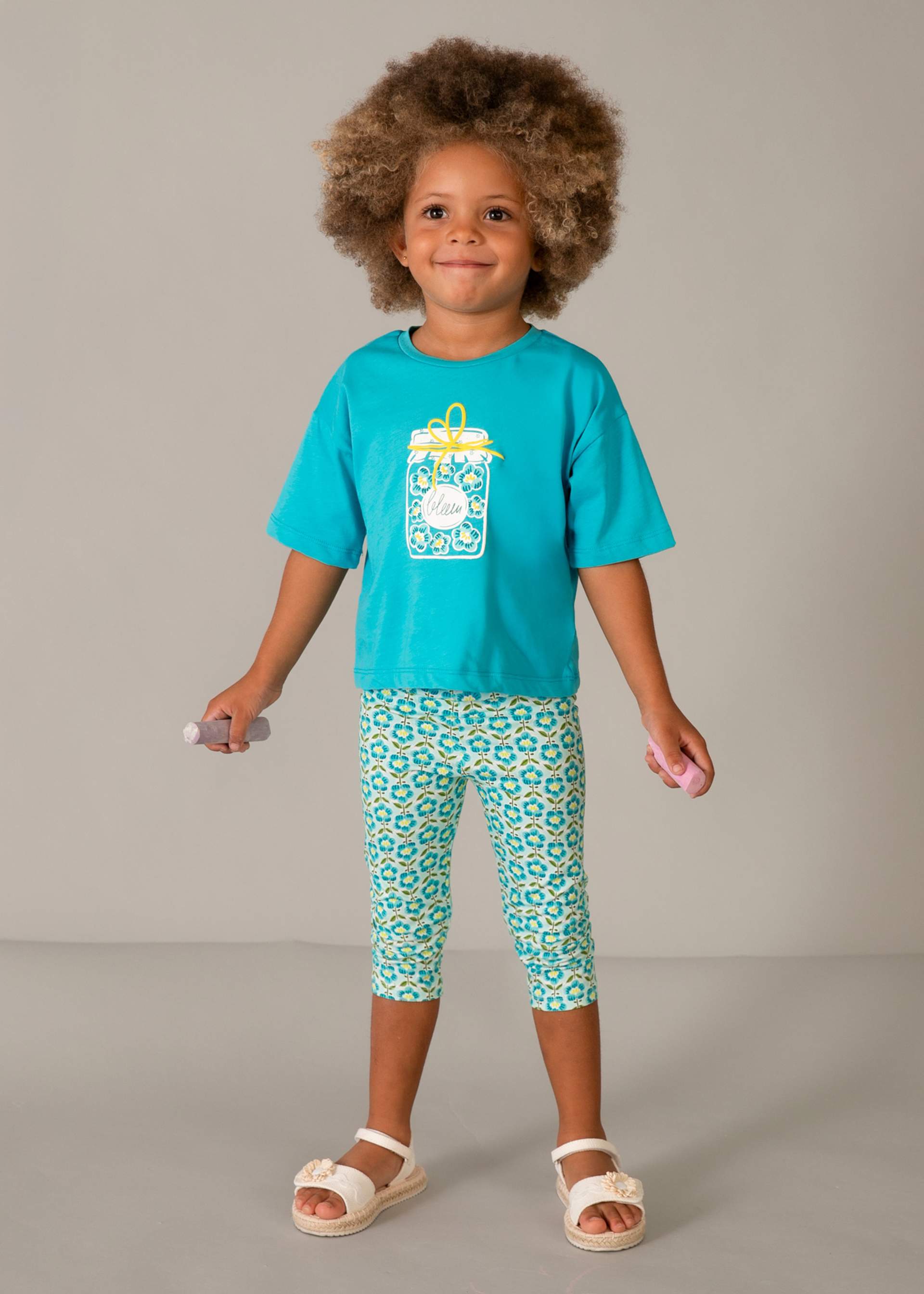 Camiseta hombro caído niña