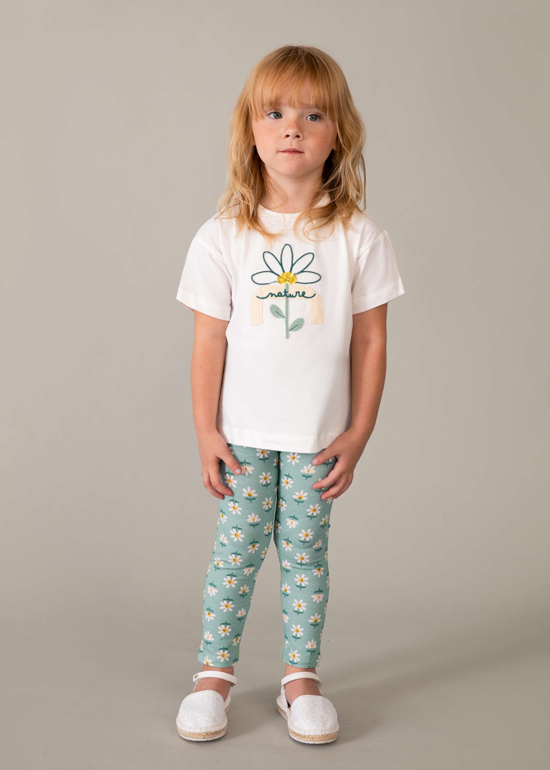 Conjunto legging estampado y playera niña