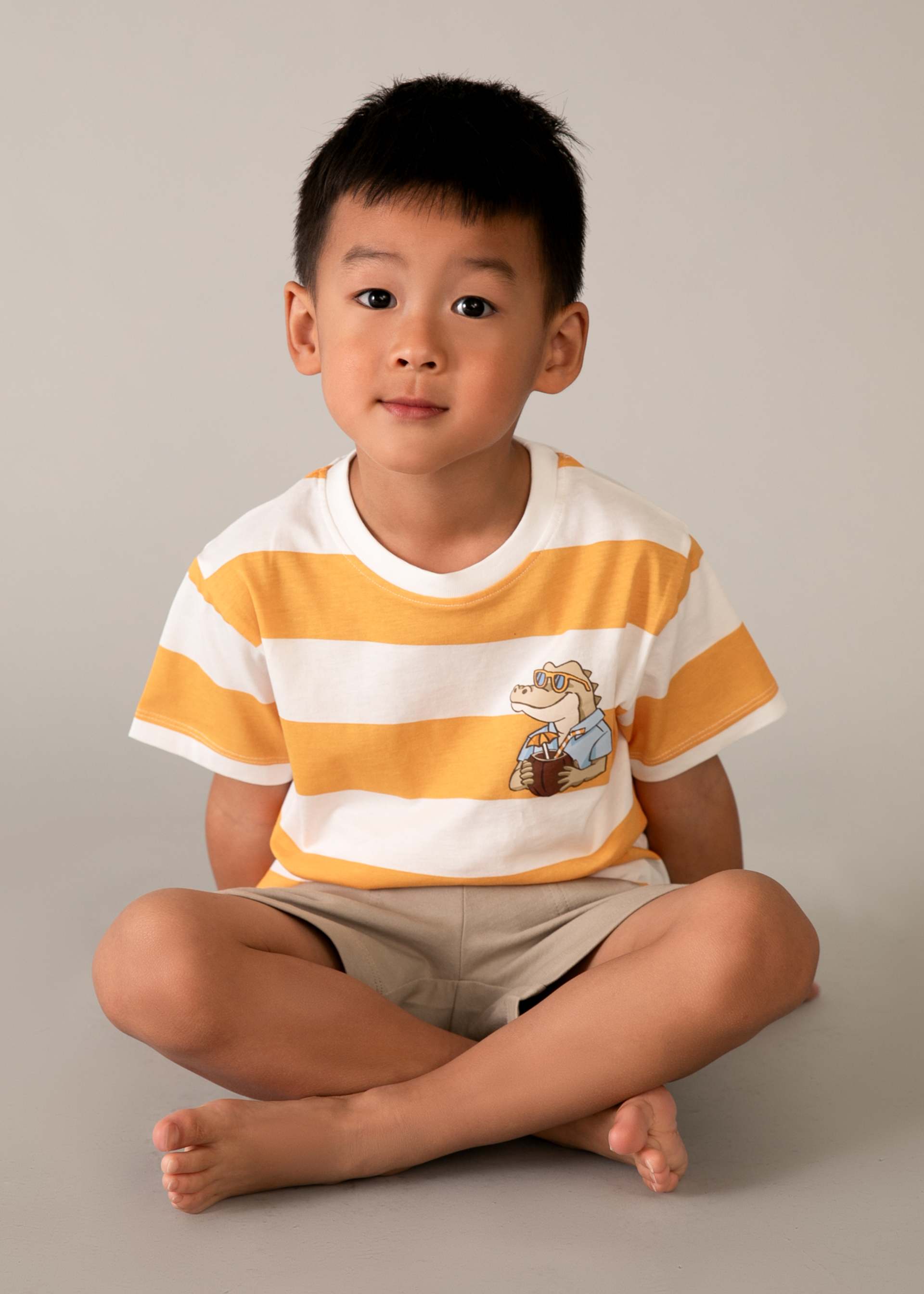 Conjunto pantalón y camiseta de rayas niño