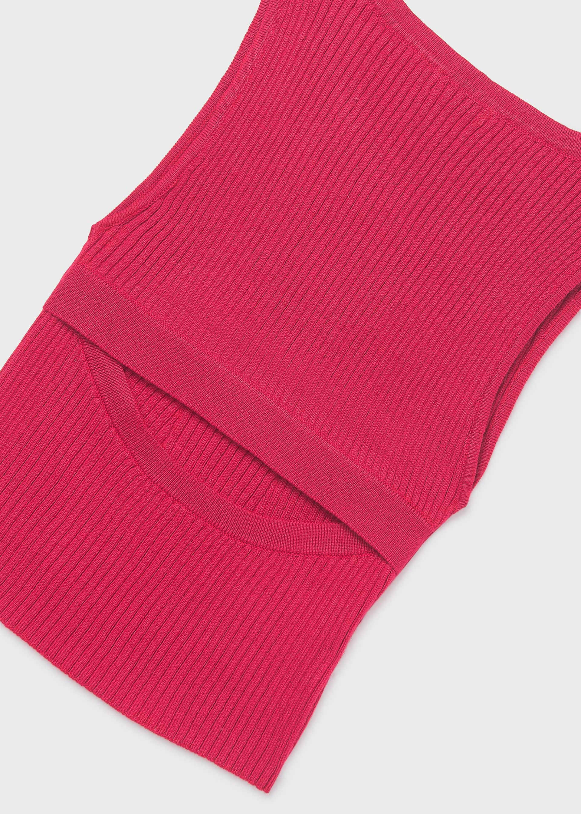 Top with small back opening