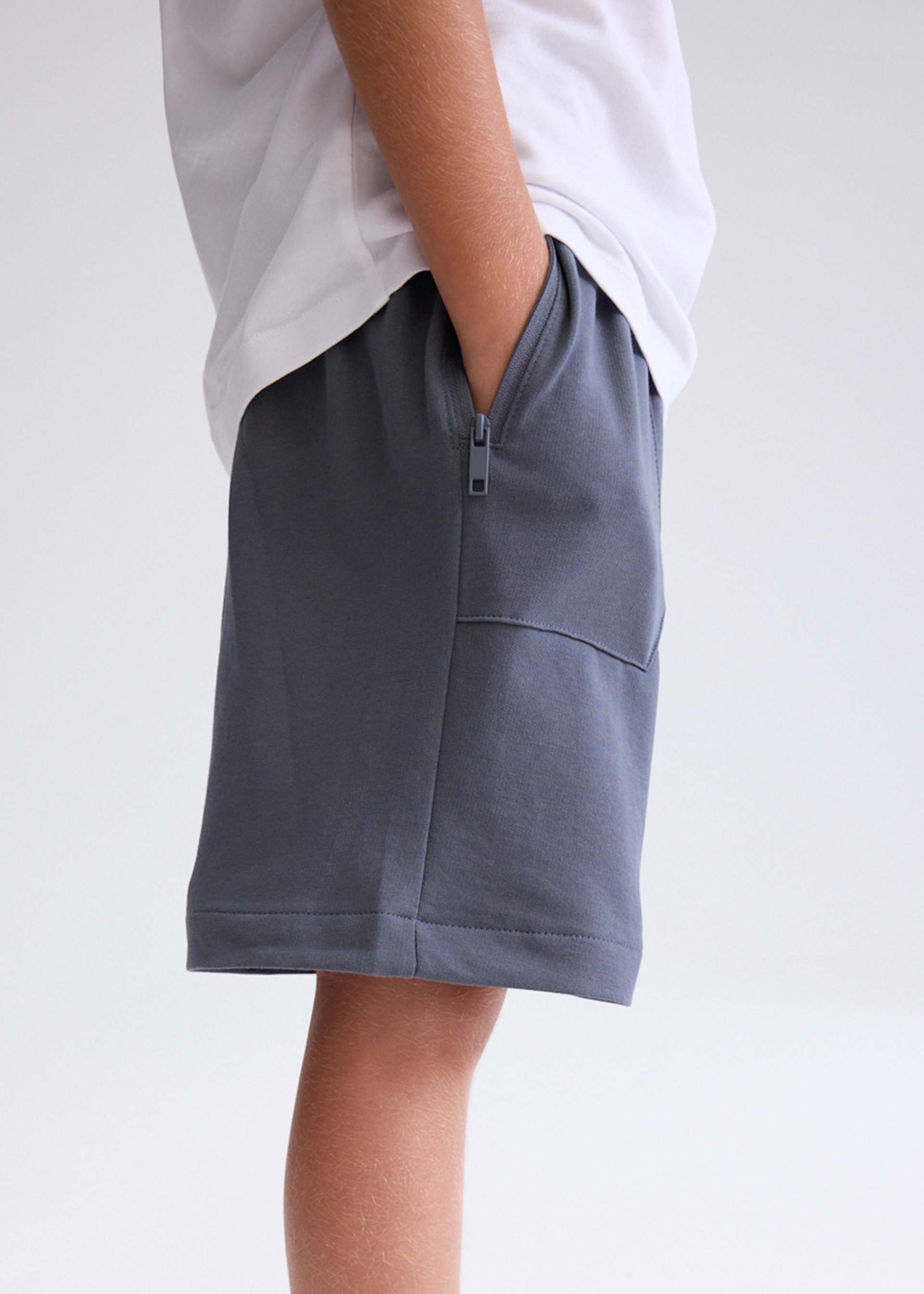 Ensemble pantalon et t-shirt garçon