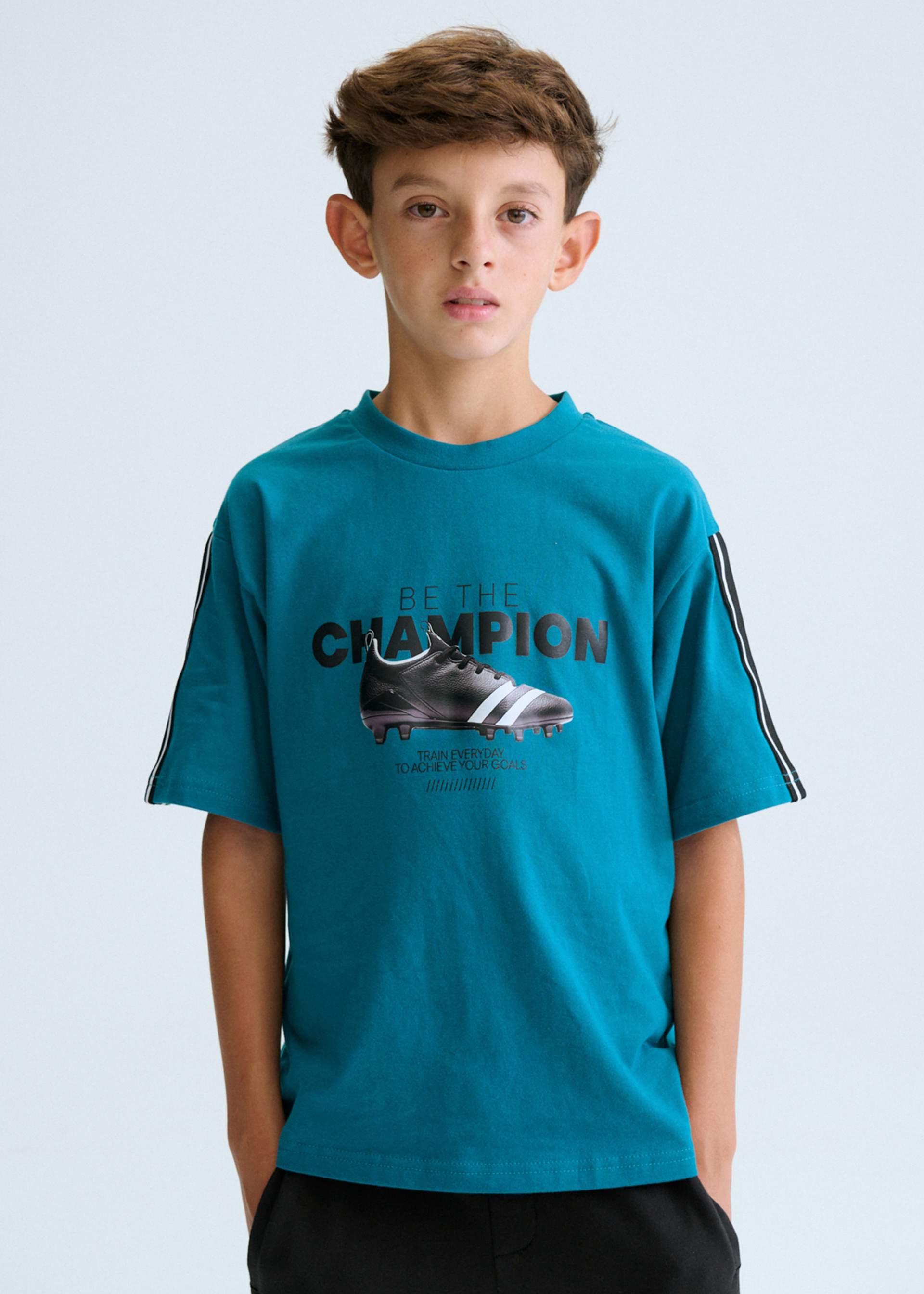 Ensemble bermuda et t-shirt football garçon