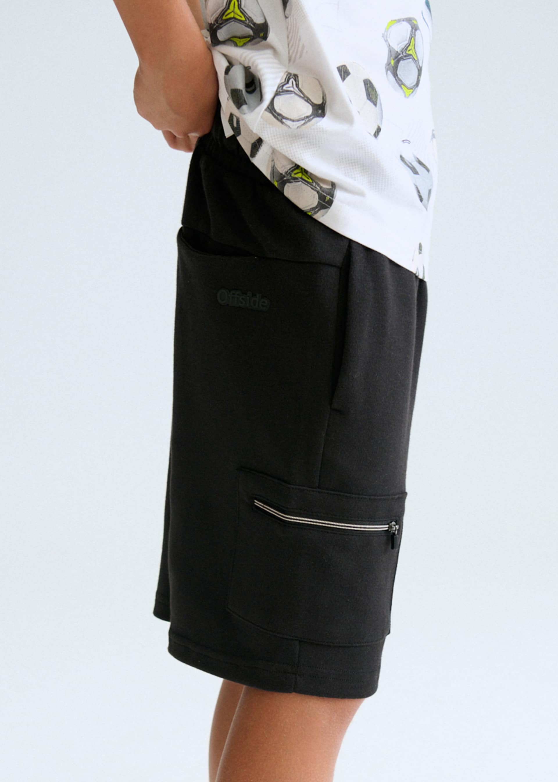 Boys' Bermuda shorts with zippers