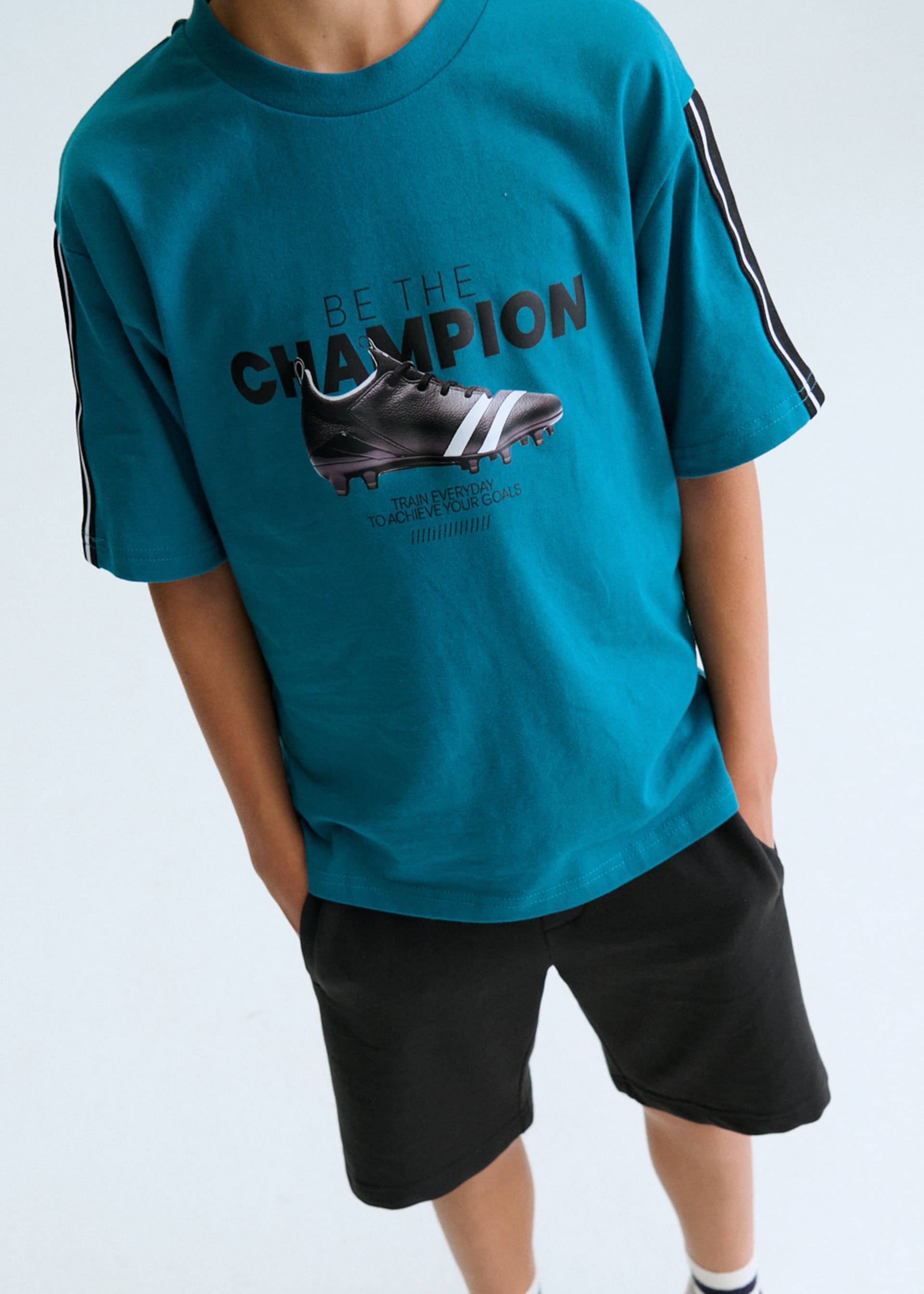 Set Bermudas und T-Shirt Fußballschuh Teenager Jungen