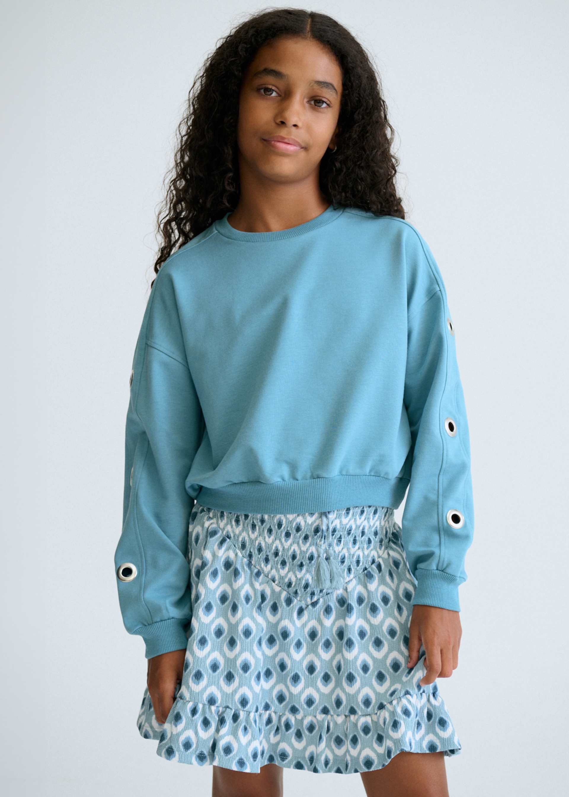 Sweatshirt girl