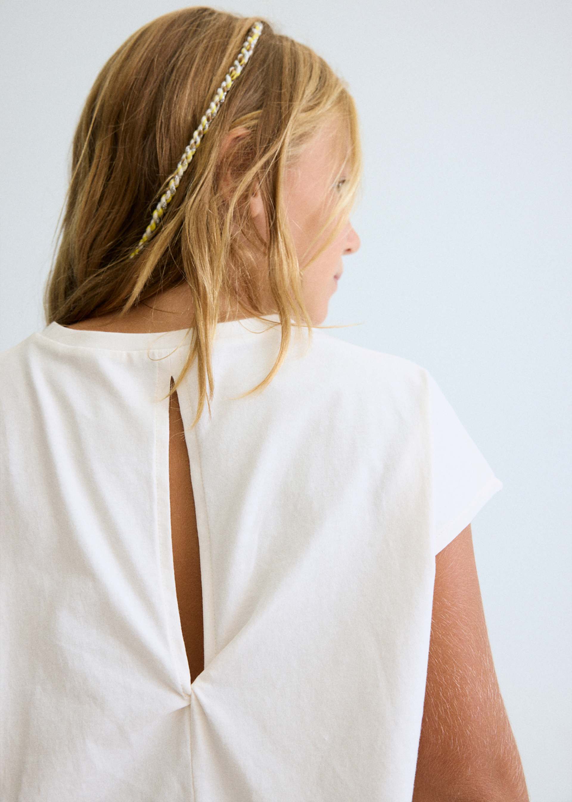 Graphic t-shirt girl